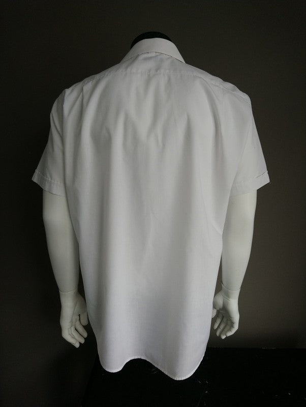 Camisa Lavis con mangas cortas. Color blanco. Tamaño XL