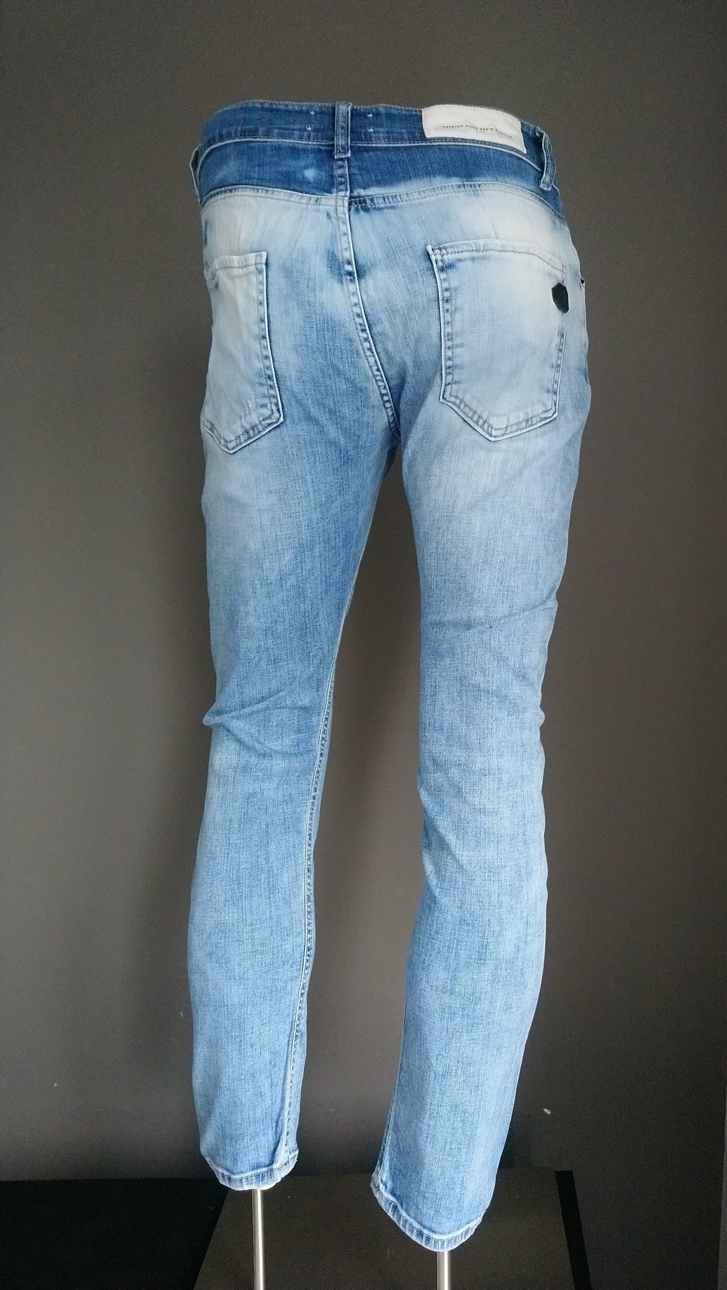 PMDS (Premium Mood Denim Superior) Jeans. Color azul claro. Tamaño W32-L30. Estirar.