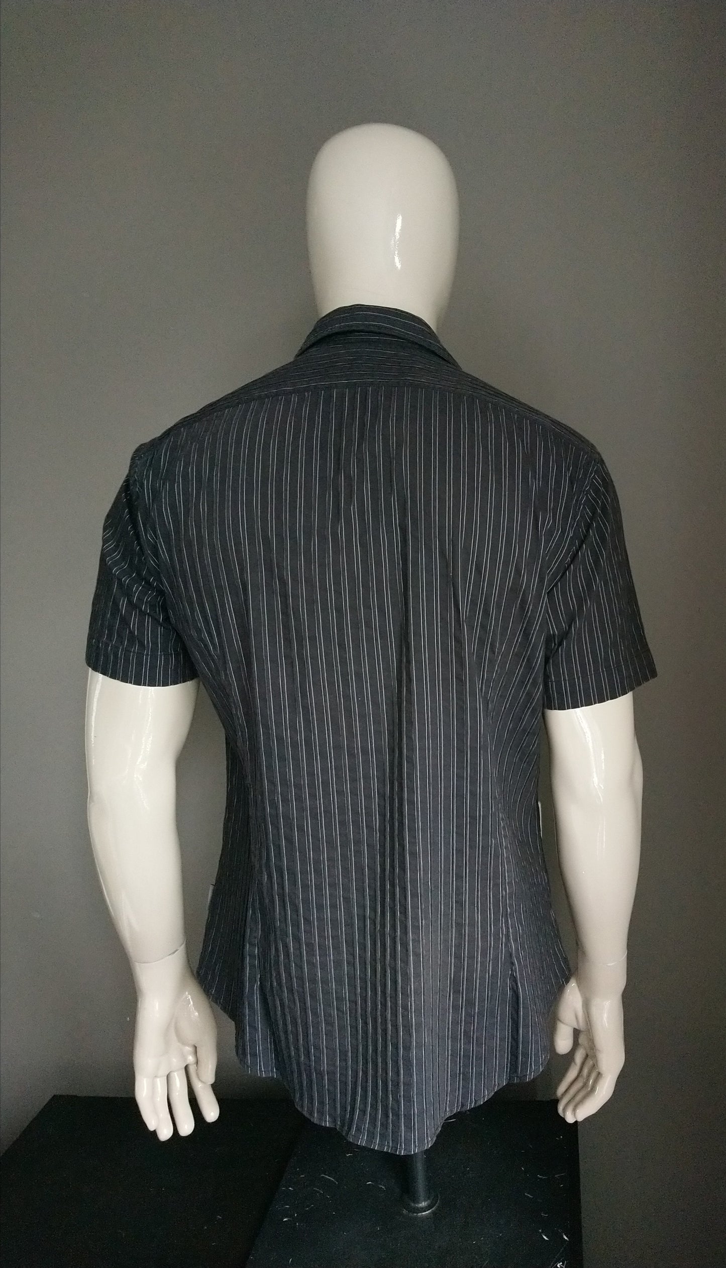Ted Baker Shirt Short Sleeve. Strisce grigio nero. Motivo sentibile. Taglia L. Allungamento.
