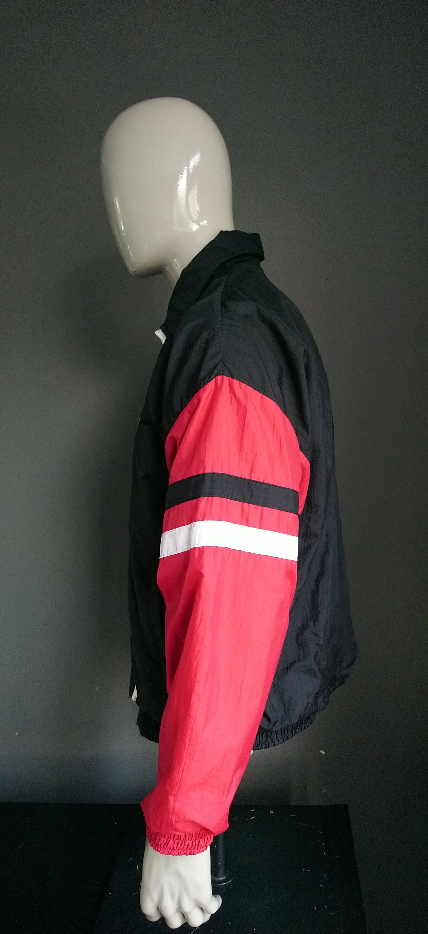 Vintage -Konkurrent 80er bis 90er Sportjacke. Rot Schwarz und Weiß gefärbt. Größe L / XL.