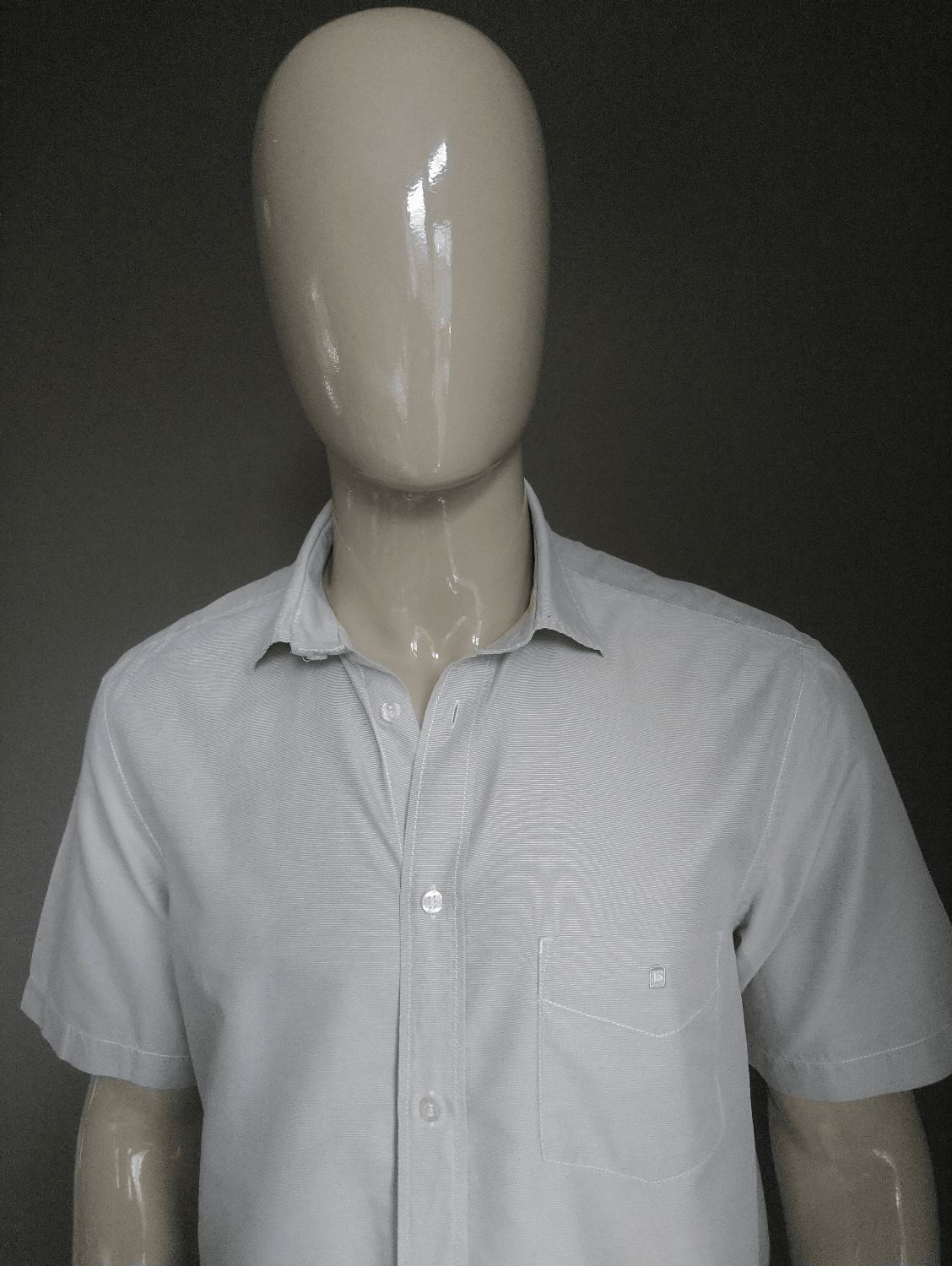 B keus: Serge Blanco overhemd. korte mouw. Grijs. Maat XL. vlekje. - EcoGents