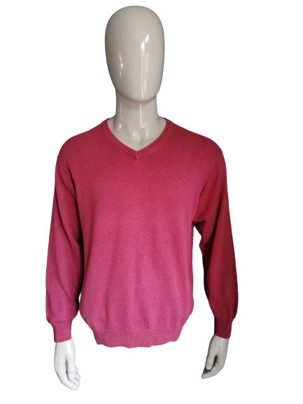 Pull Wolsey avec col en V. Couleur rose foncé. Taille L.