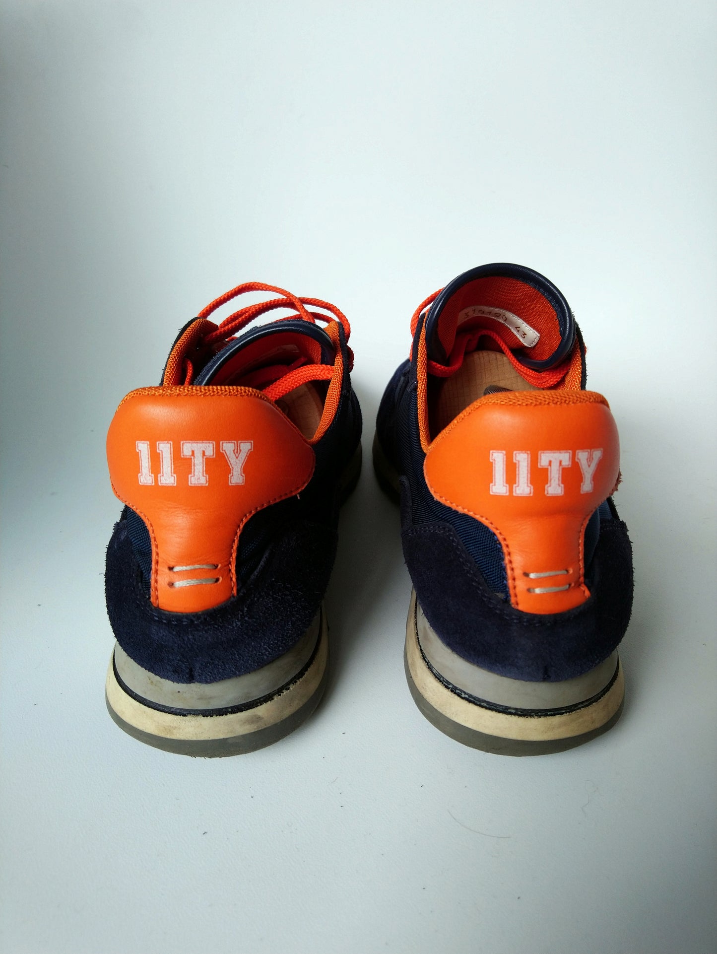 Eleventy / 11ty sneakers. Donker Blauw Oranje gekleurd. Maat 43