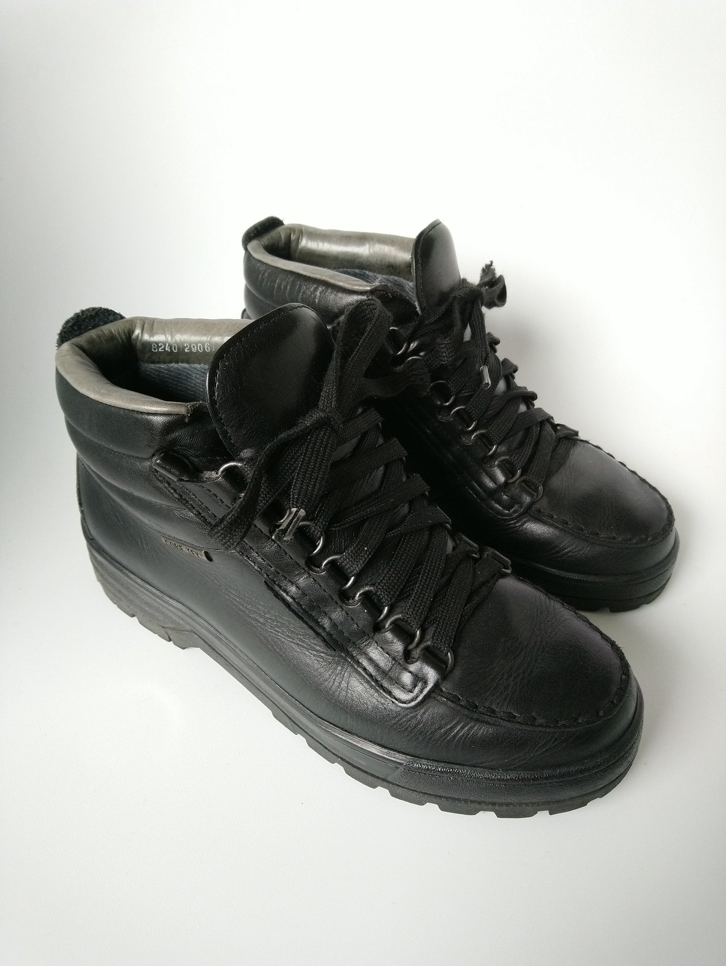Mephisto Trampoline Leather Lace -up boots. Black colored. Size 40.
