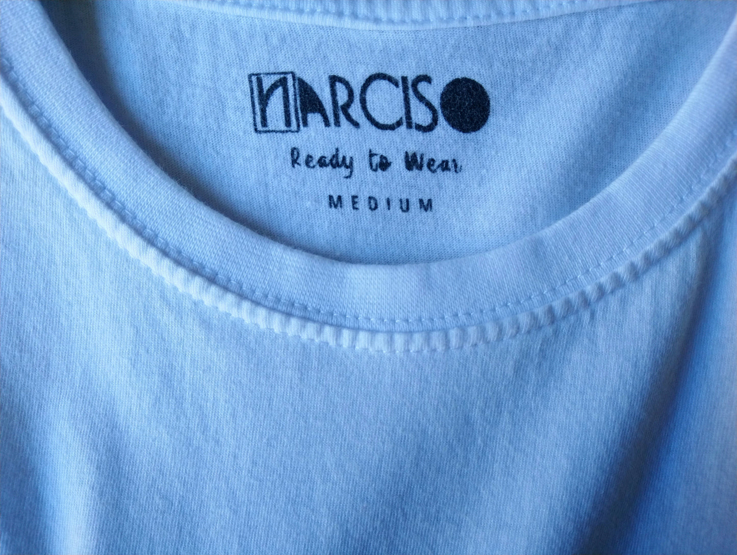 Narciso ready to wear shirt. Wit met opdruk. Maat M.