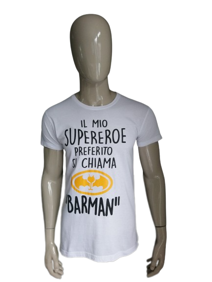 Narciso ist bereit, ein Hemd zu tragen. Weiß mit Aufdruck. Größe M.