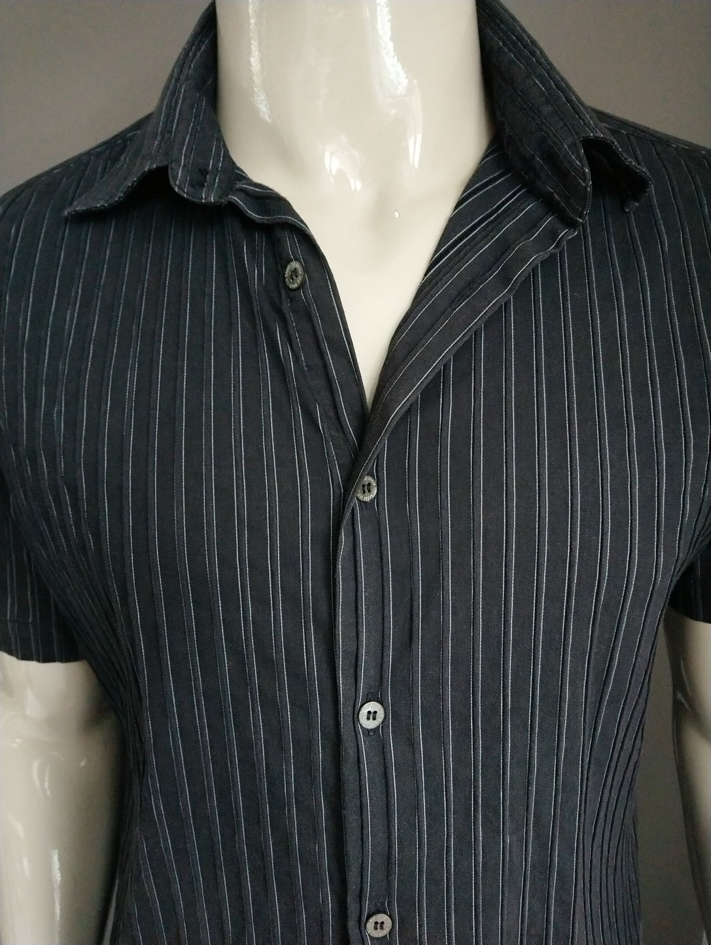 Ted Baker Shirt Short Sleeve. Strisce grigio nero. Motivo sentibile. Taglia L. Allungamento.