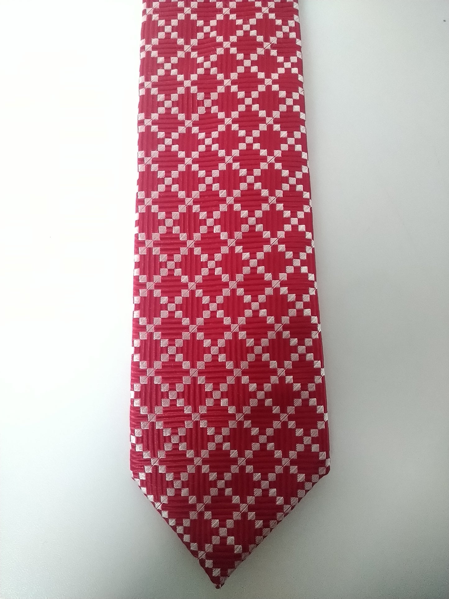 Segni & Disegni stropdas. Rood wit motief. 100% zijde.