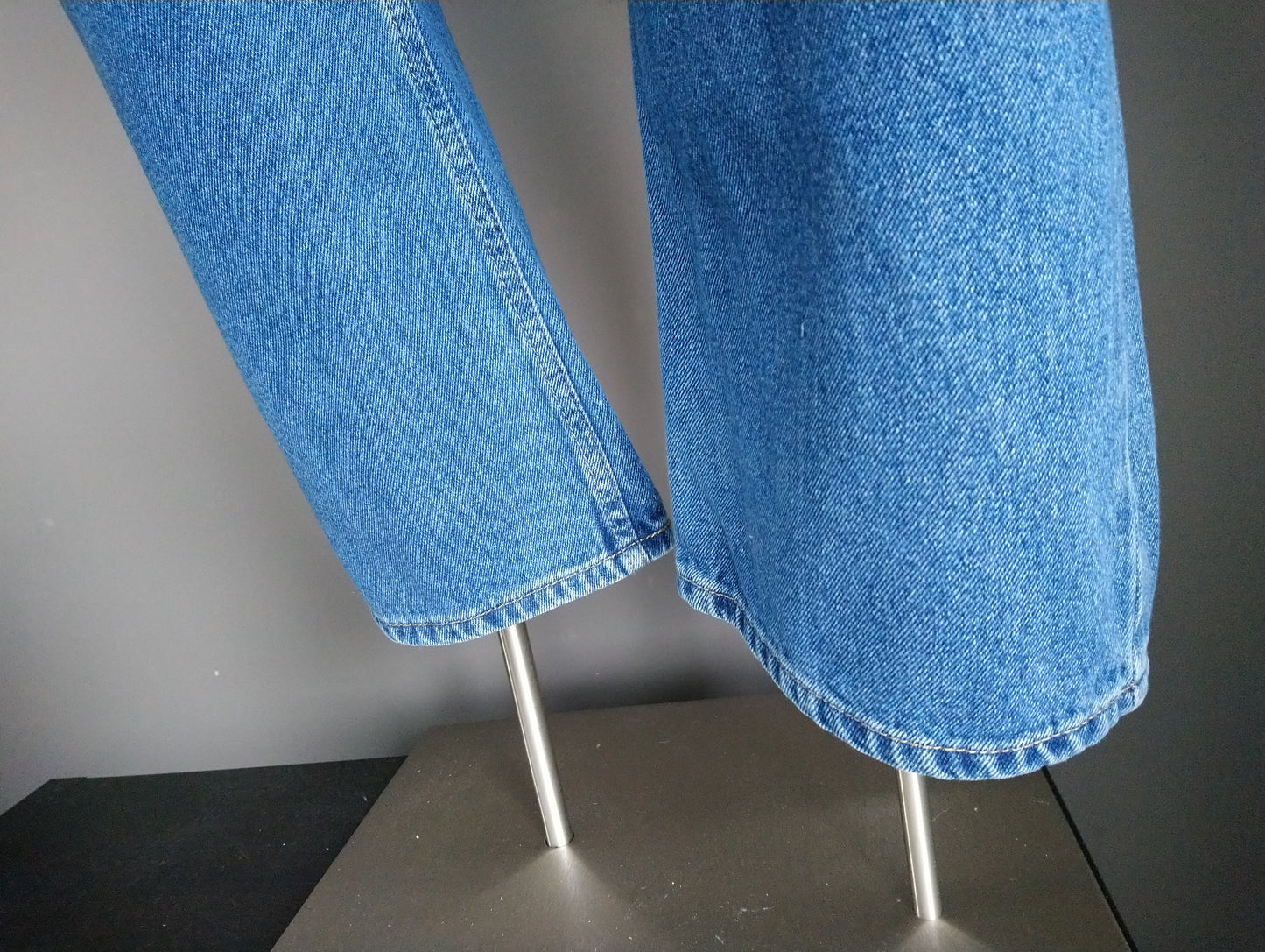 Blue Harbor Jeans. Blau gefärbt. Größe W32 - L30.