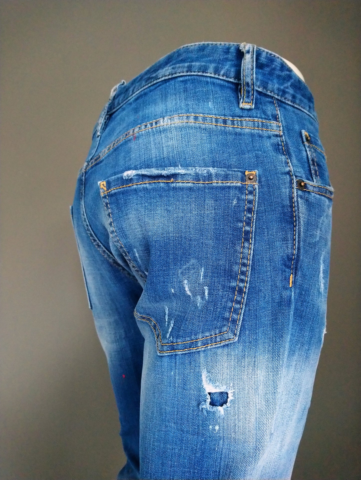 DSquared2 jeans. Blauw gekleurd. Maat W32 - L30.