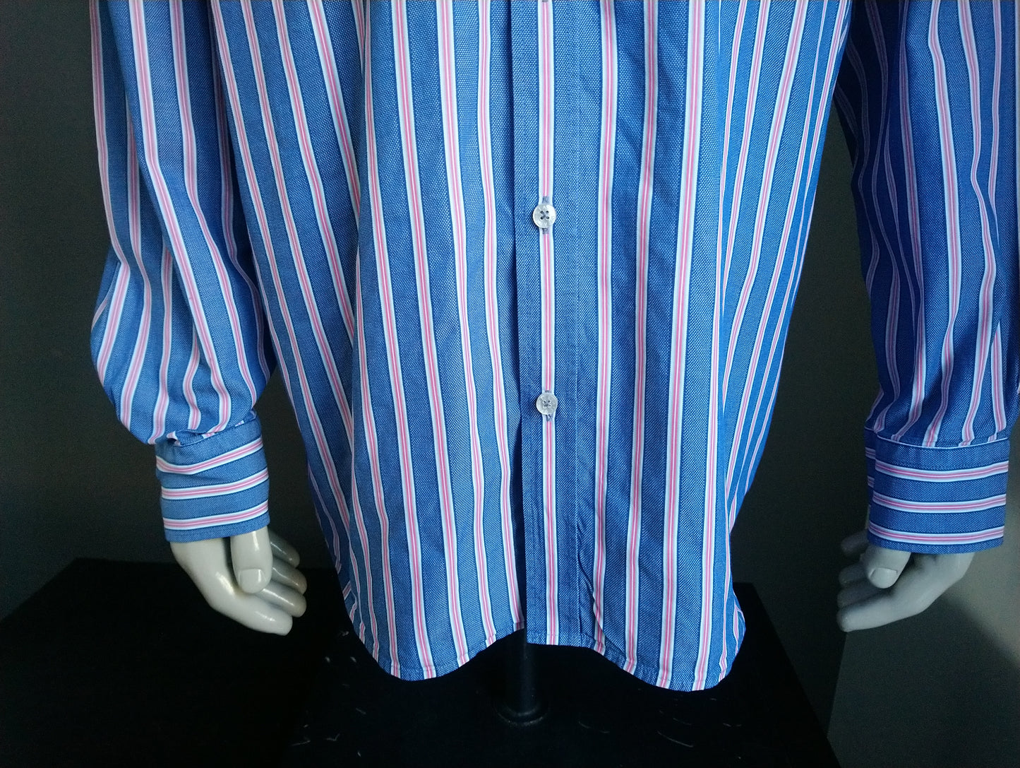 State of art shirt. Blue pink white striped. Size XL. Regular fit.