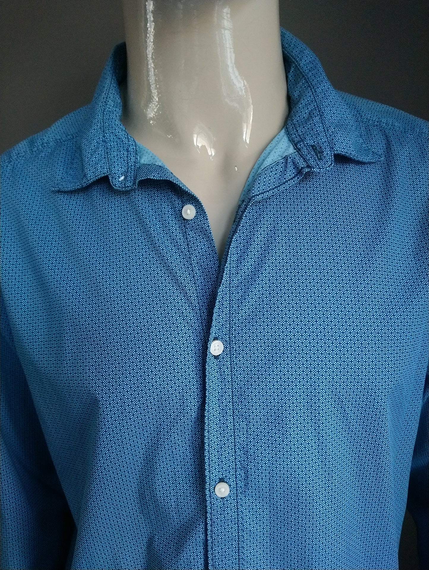 Mexx shirt. Green blue print. Size XXL / 2XL. Slim fit.