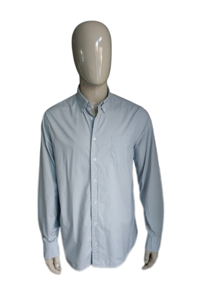 Camicia di mango. Colorato grigio chiaro. Dimensione 2xl / xxl. Slimt fit.