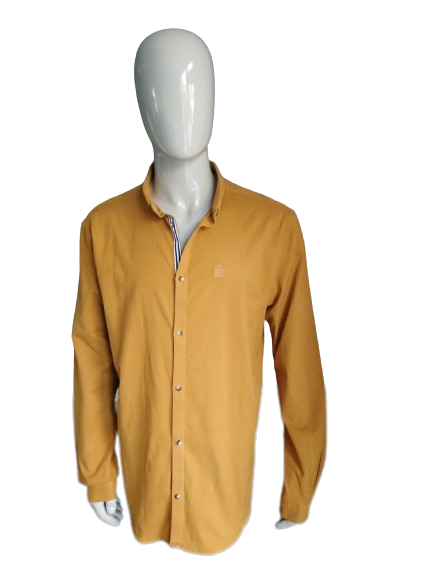 Camisa de River Island. Amarillo de color ocre. Tamaño XXL / 2XL.