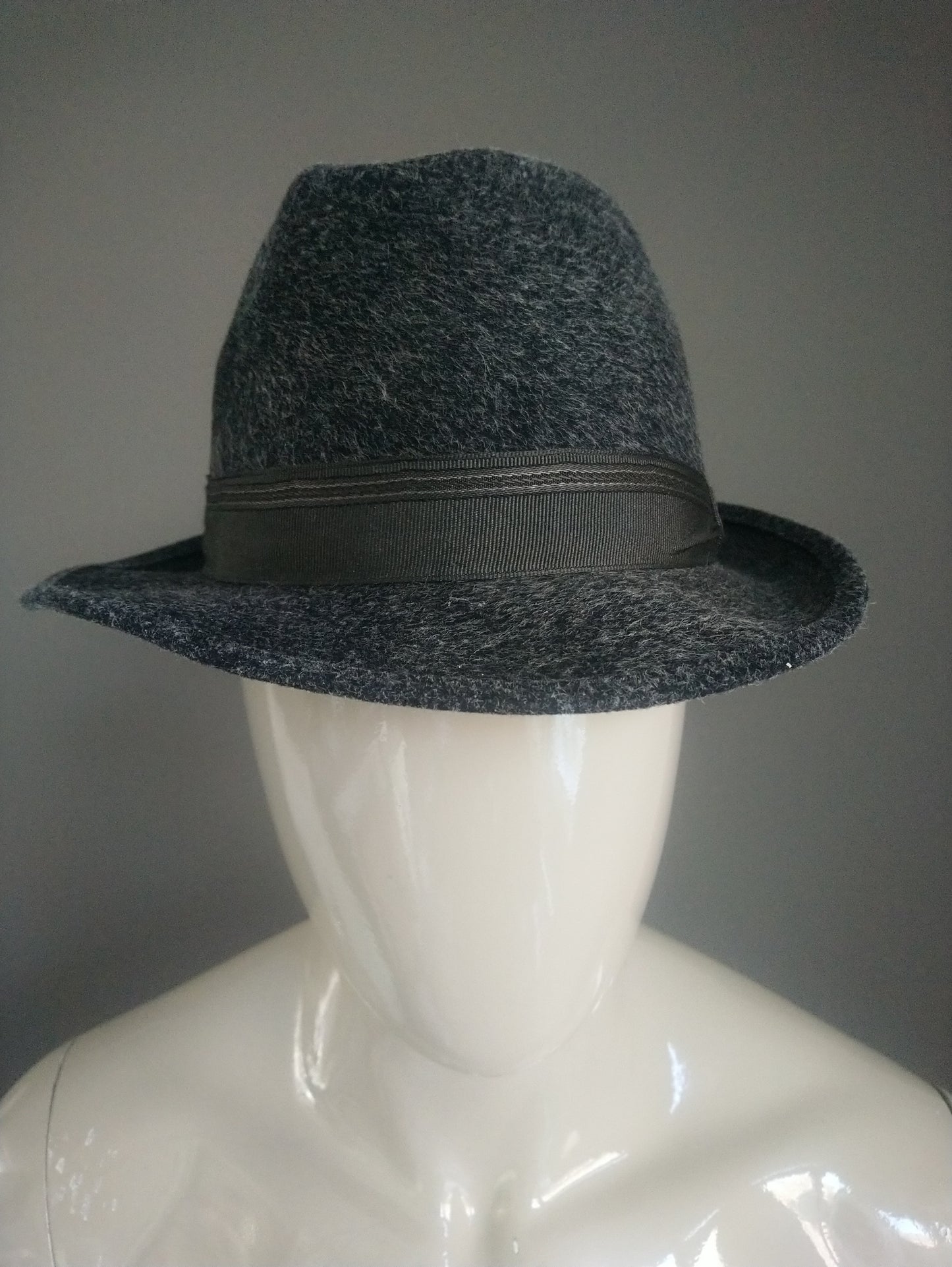 Vintage Fedora hoed. Grijs gemêleerd. Maat 56.