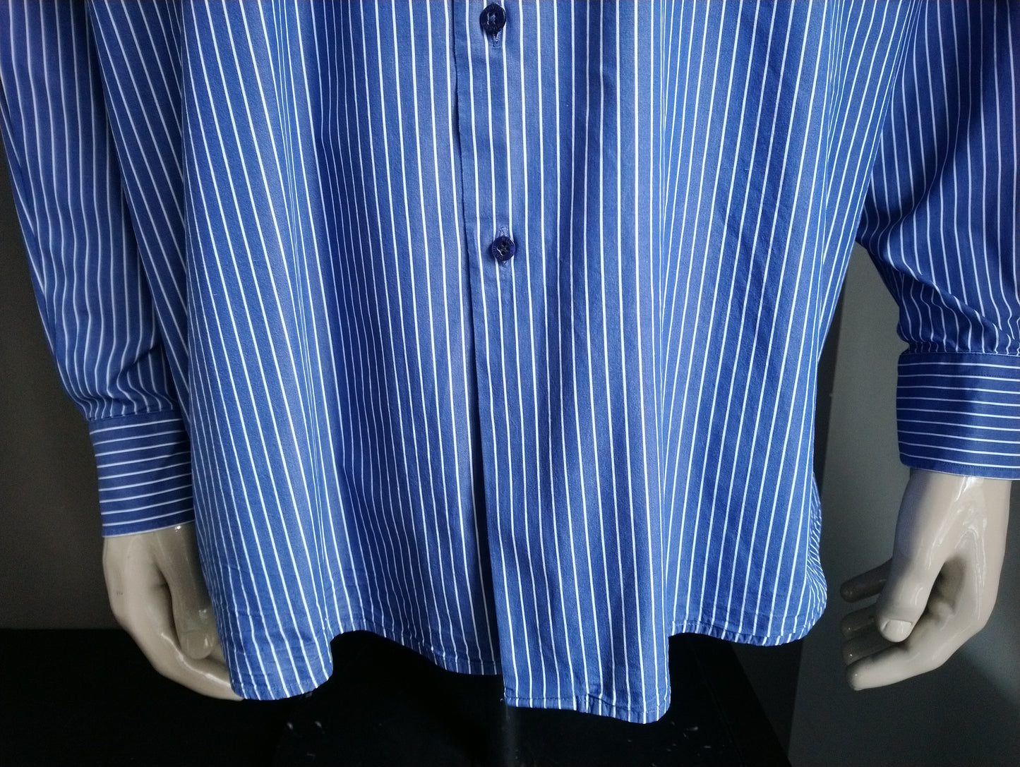 Sailing Comp. shirt. Blue white striped. Size XXXL / 3XL.