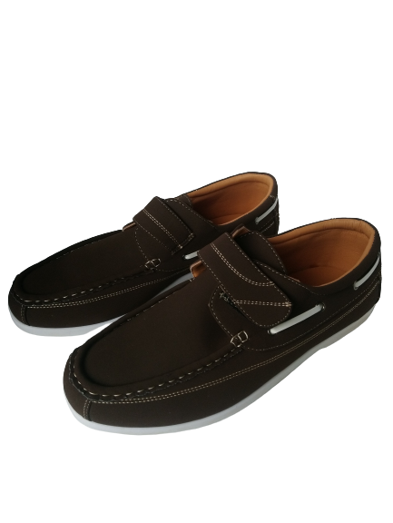 Magnus boat shoes with velcro. Brown colored. Size 45