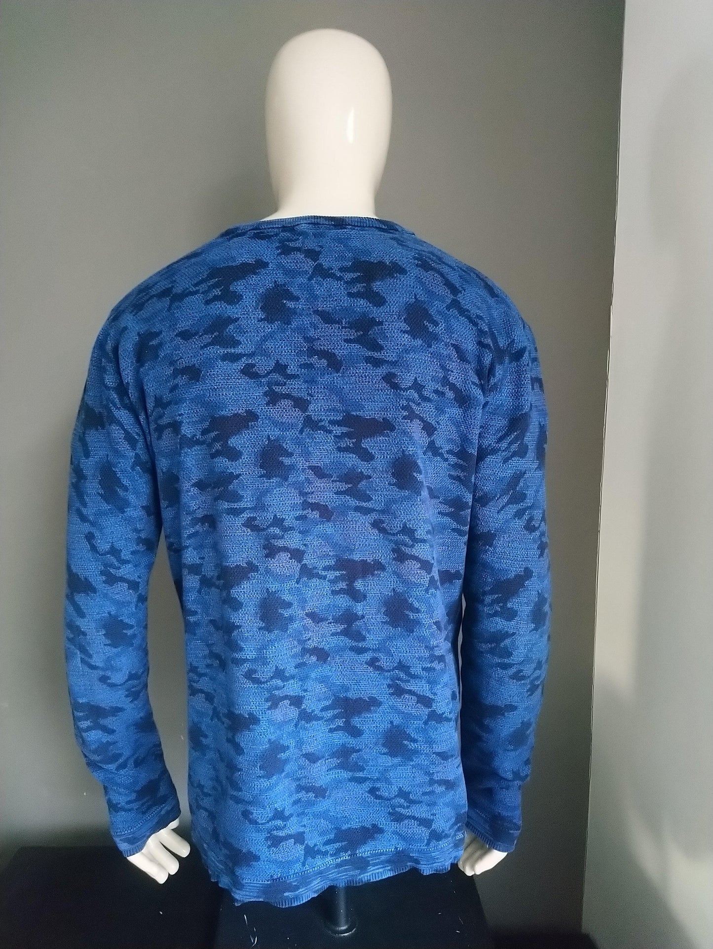 Chasin' trui. Blauwe camouflage print. Maat XL. - EcoGents