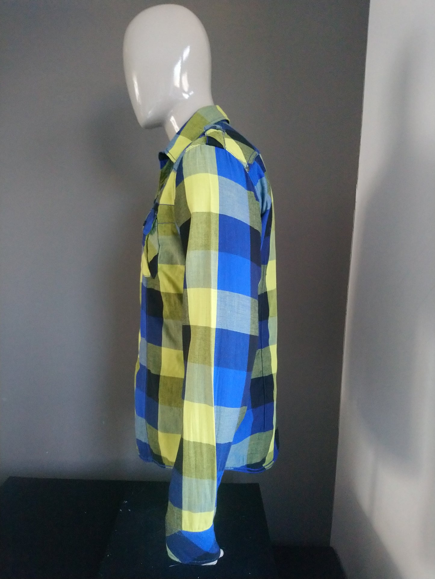 SilverCreek shirt. Blue yellow checkered. Size XL