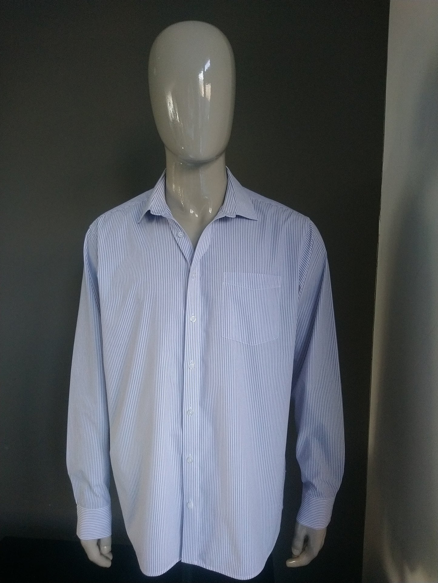 F & F-Tailoring-Shirt. Blauer weißer lila Streifen. Größe XL / XXL