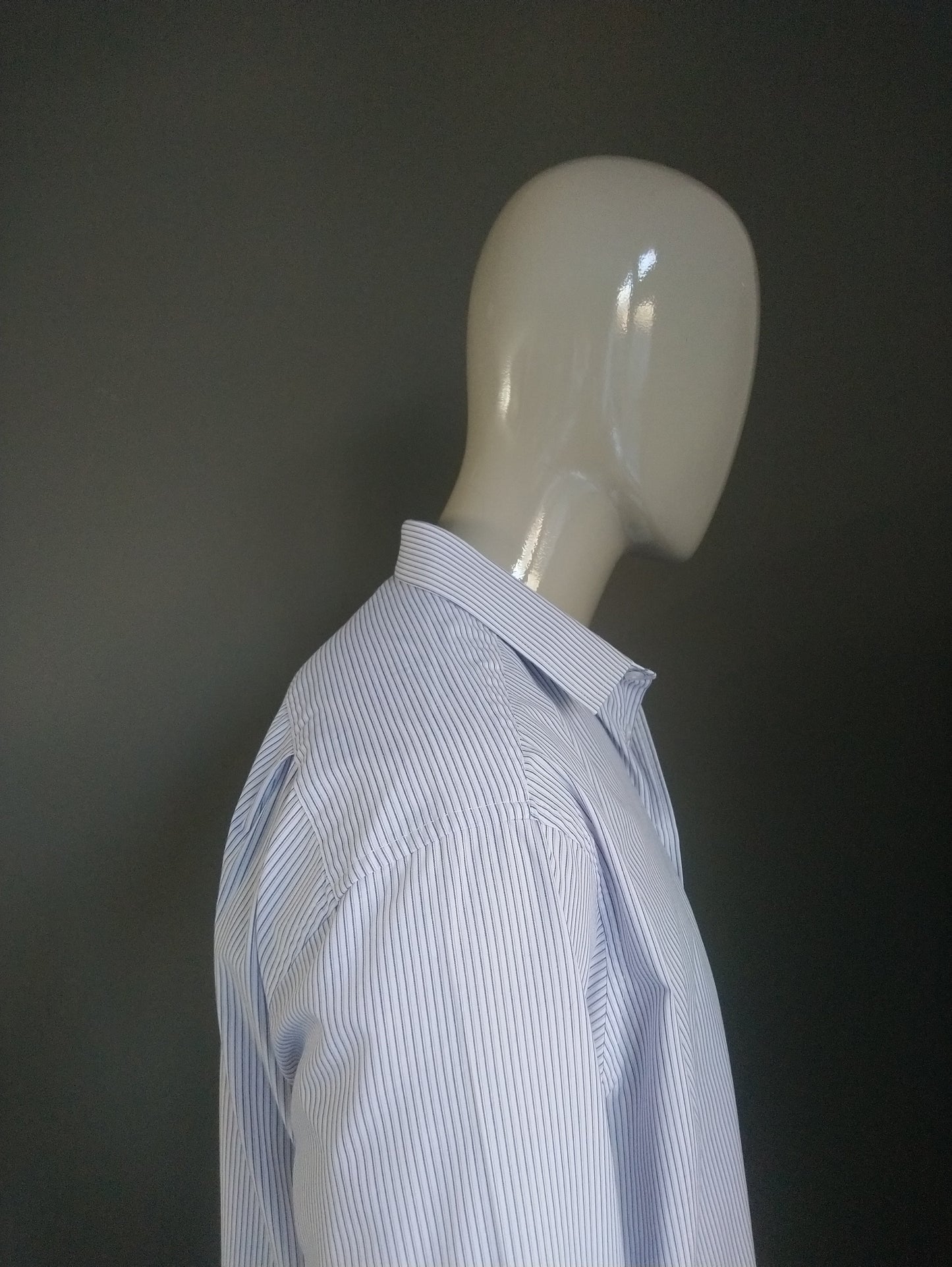 F & F-Tailoring-Shirt. Blauer weißer lila Streifen. Größe XL / XXL