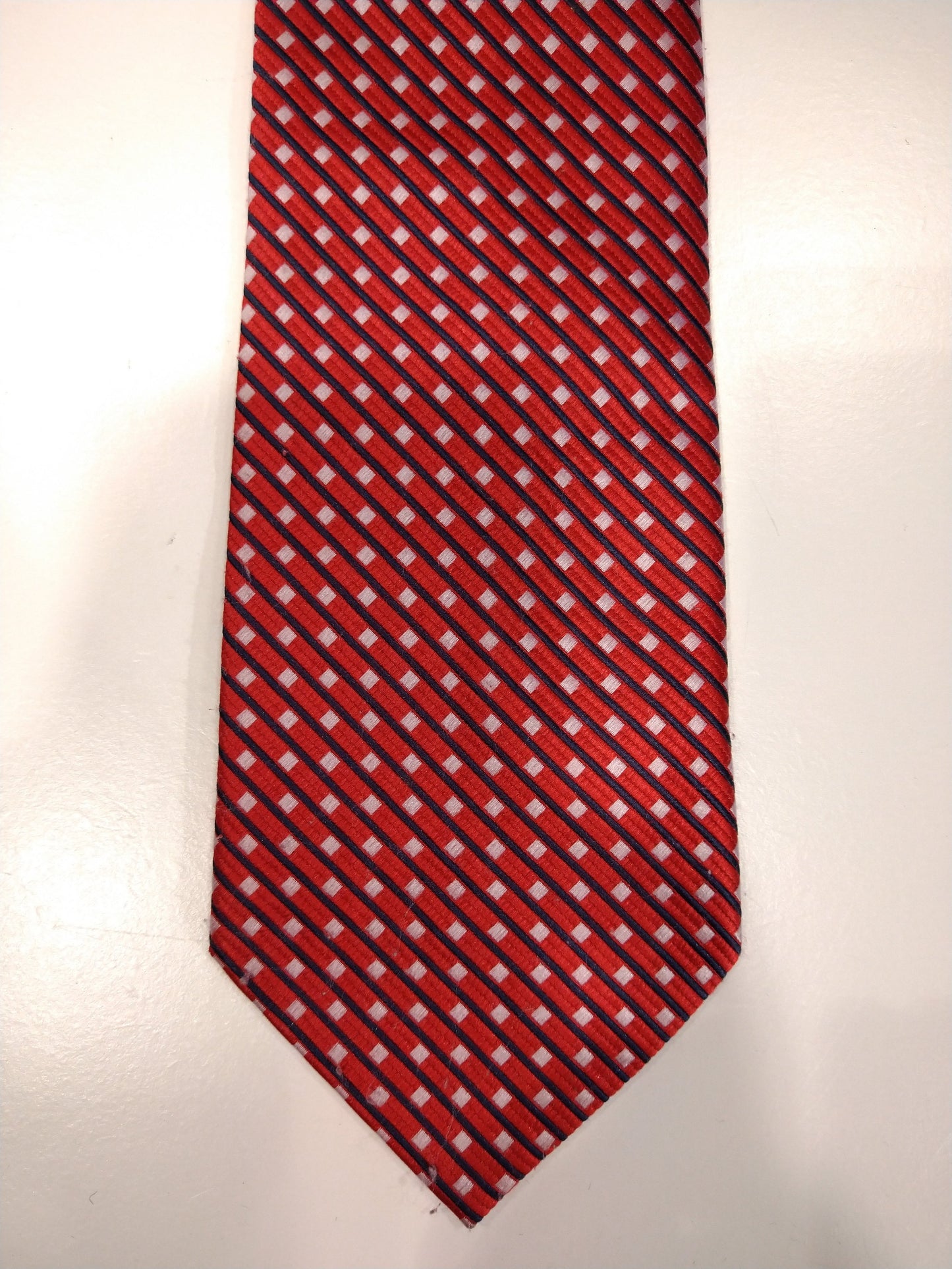 Vintage zijde stropdas. Rood met wit bolletjes motief.