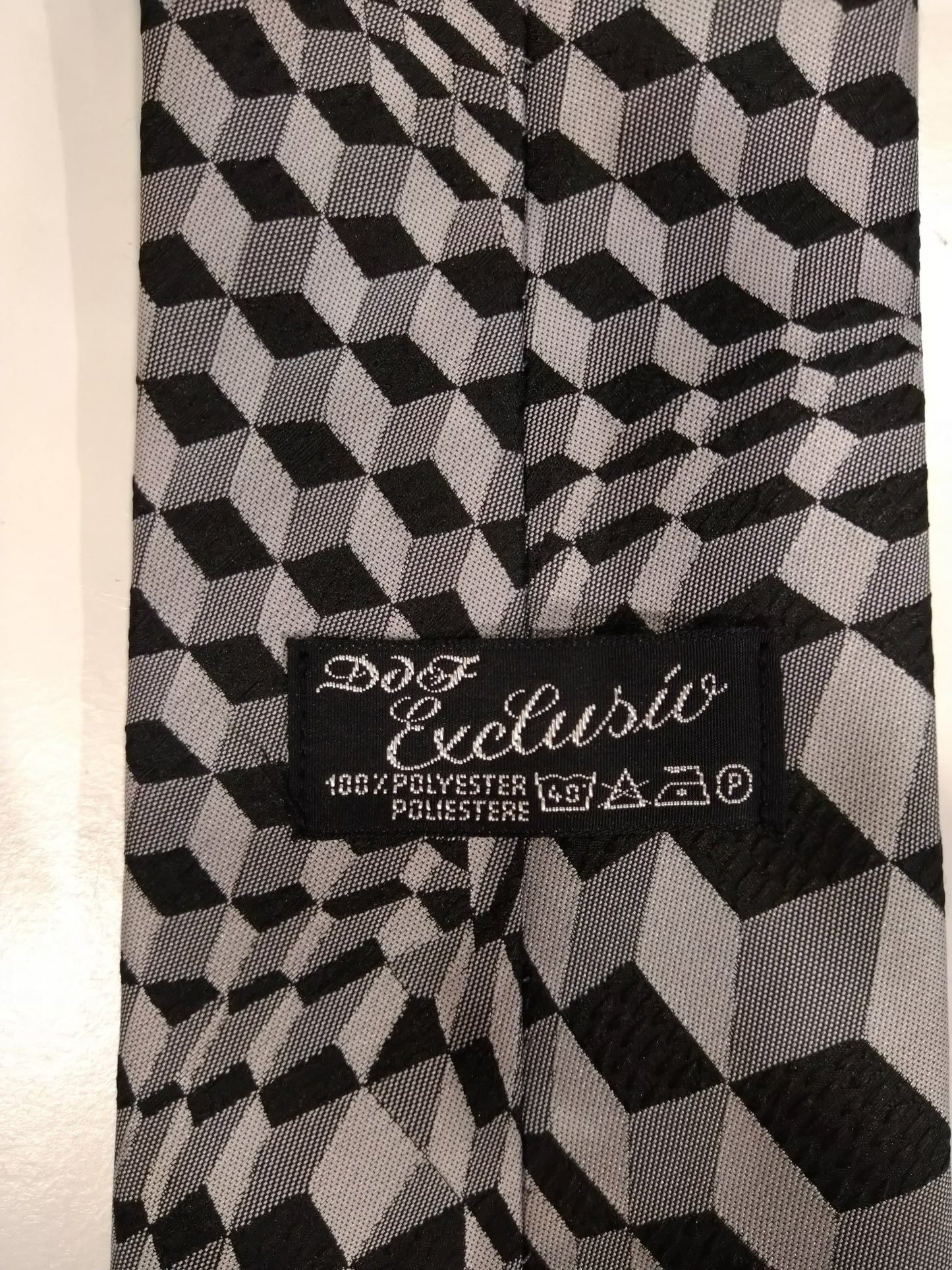 Tie en polyester D&F vintage. Motif de motif 3D vintage.