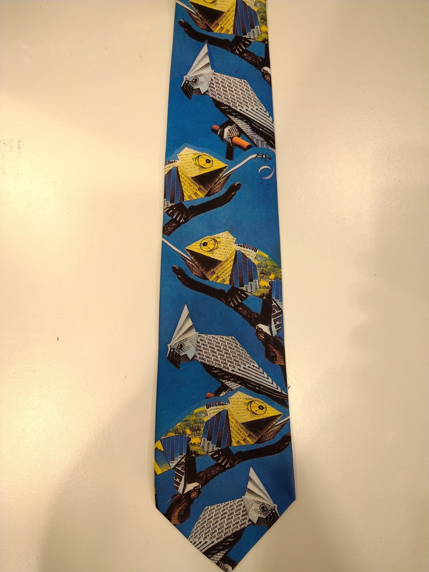 Vintage Rooymans Specials tie. Blue with chameleon / parrot motif.