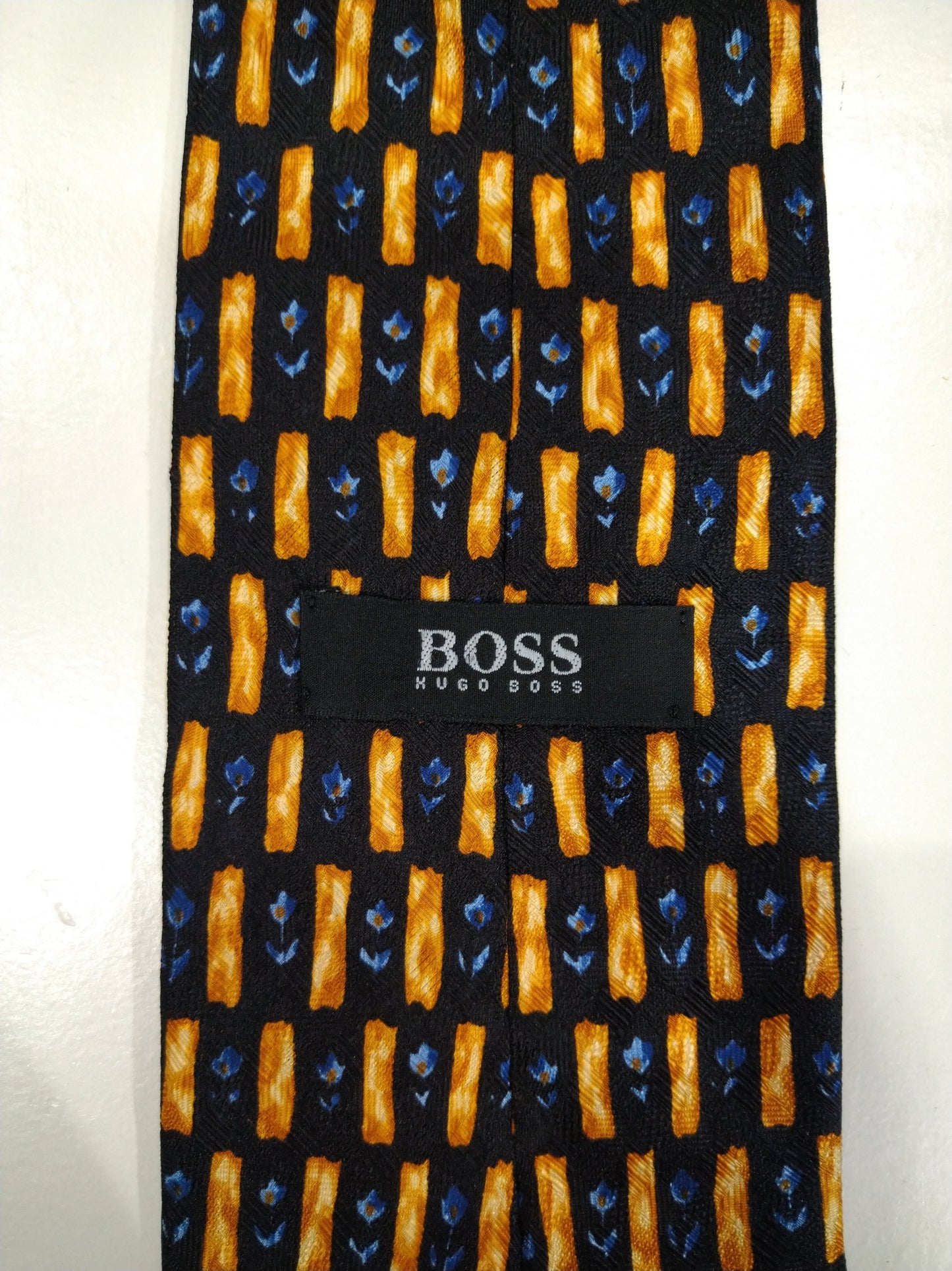 Vintage Hugo Boss Silk Tie. Motif bleu / noir / jaune.