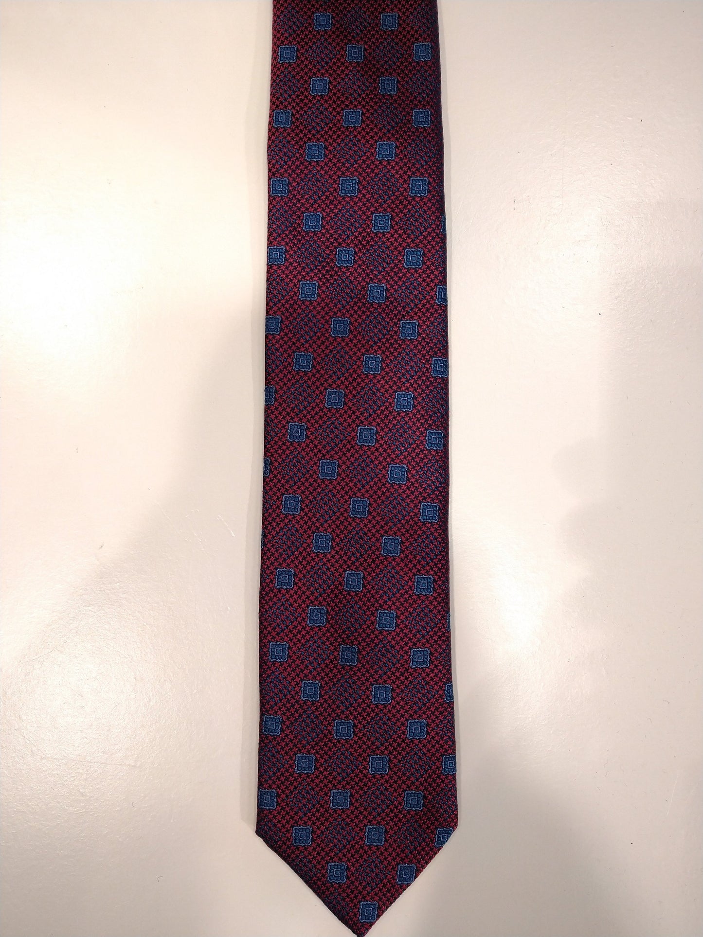 Max Goodman zijde stropdas. Paars met blauw motief.