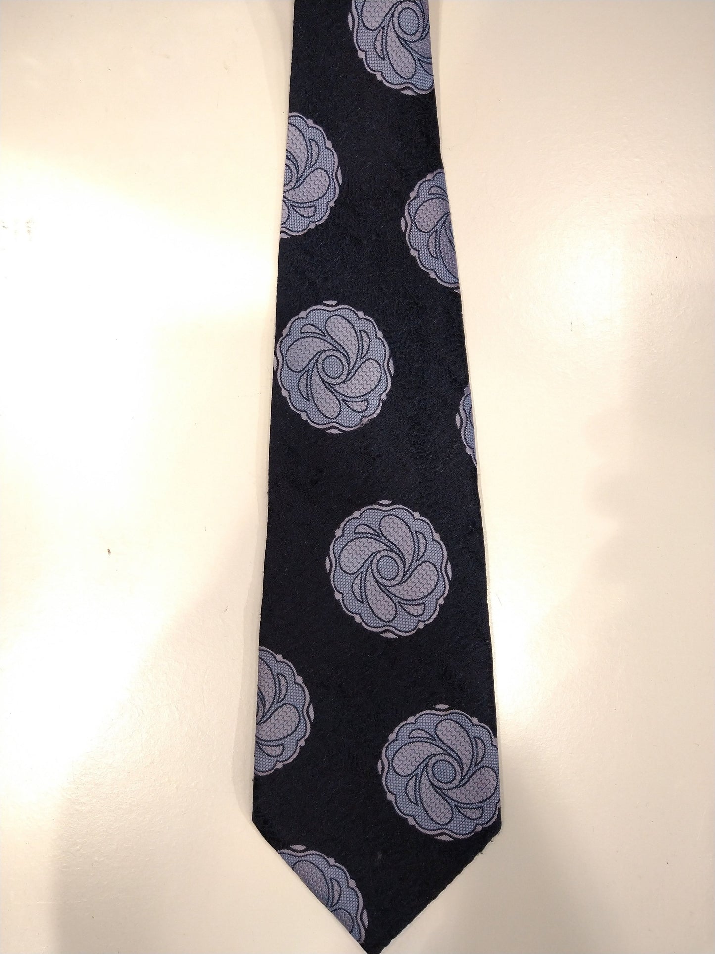 Vintage Triton polyester stropdas. Mooi blauw / lichtblauw vintage motief.