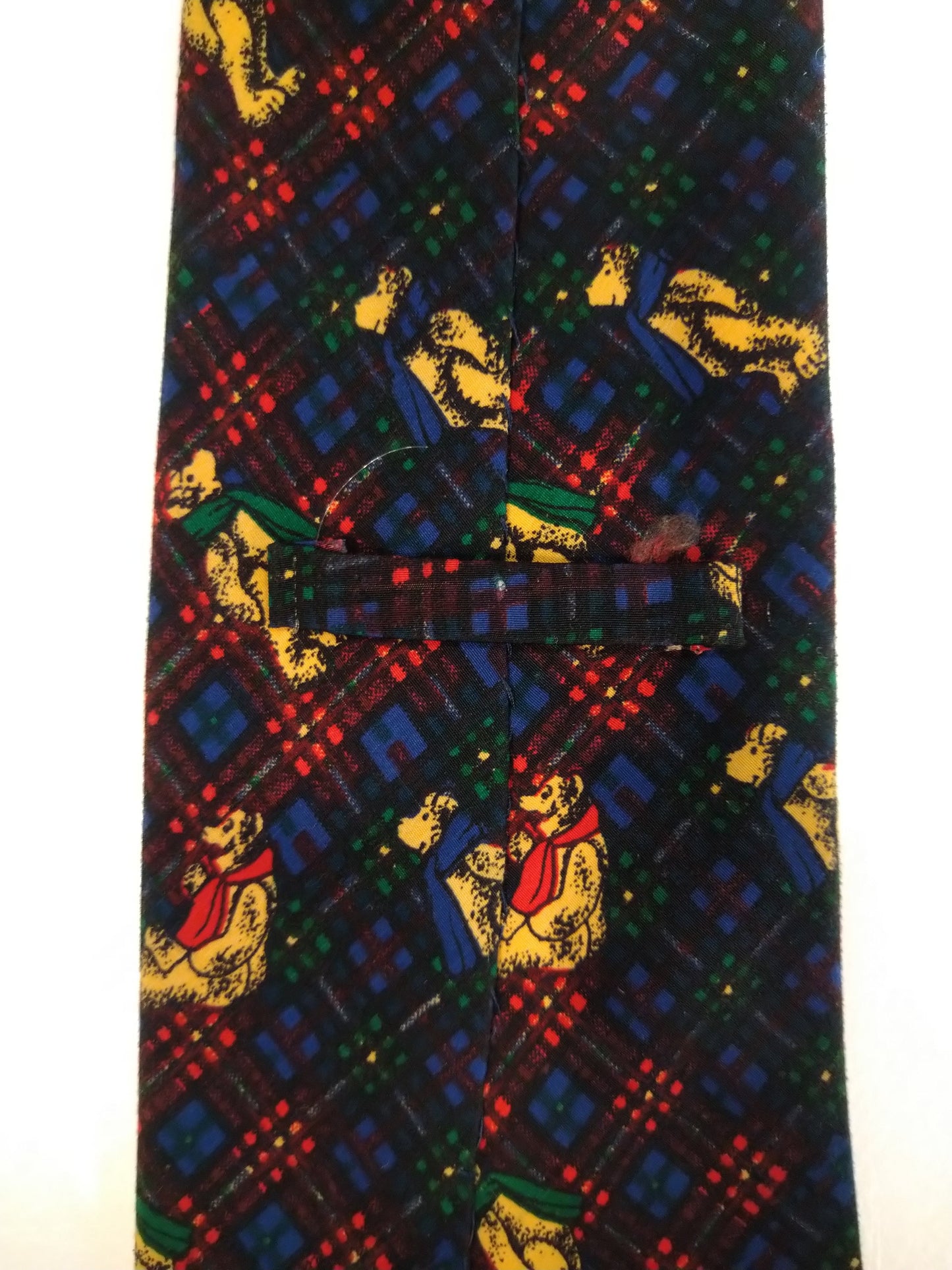 La corbata de poliéster vintage. Hermoso motivo de oso multicolor.