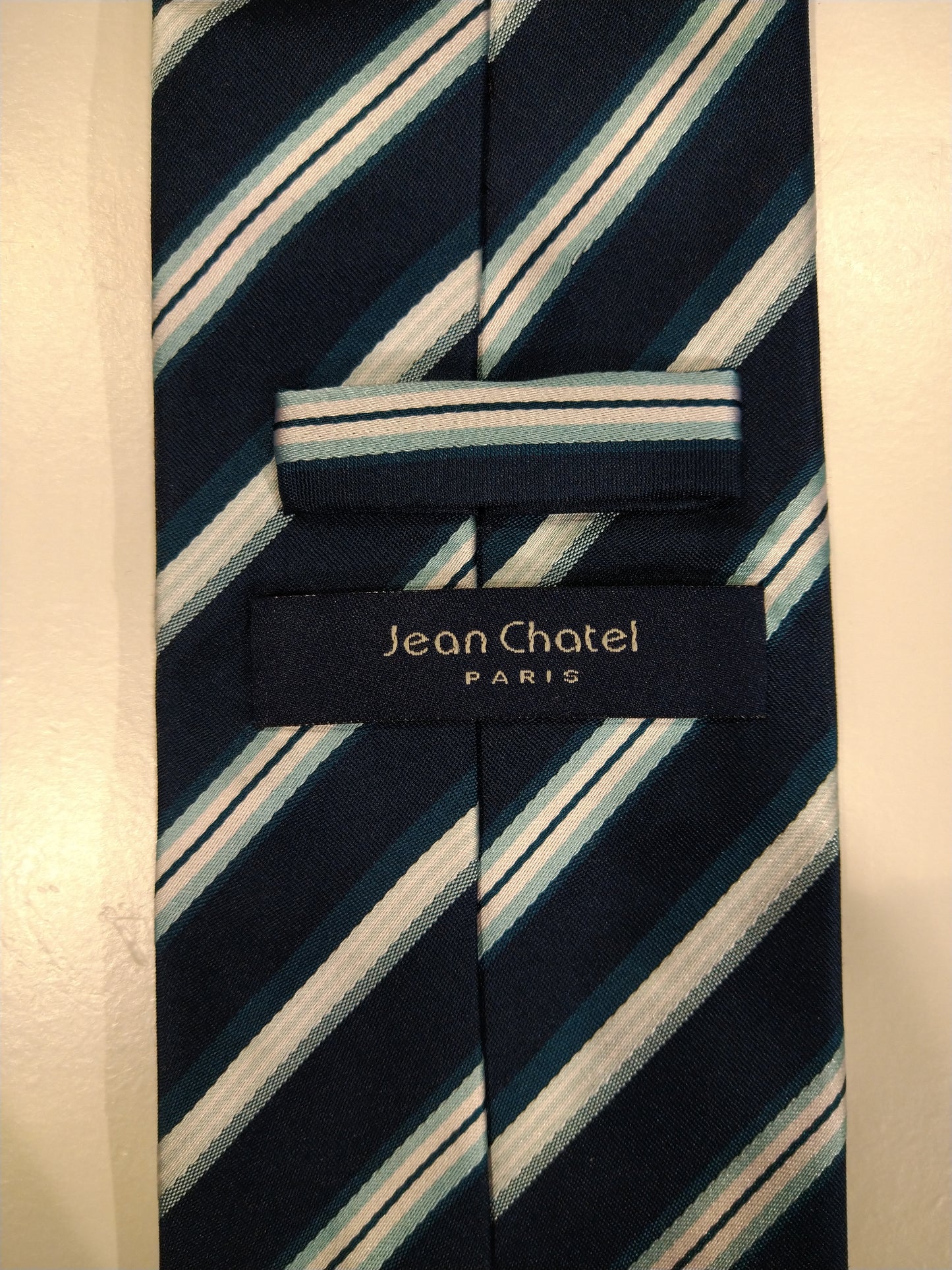 Jean Chatel Paris Silk Tie. Blanco azul rayado.