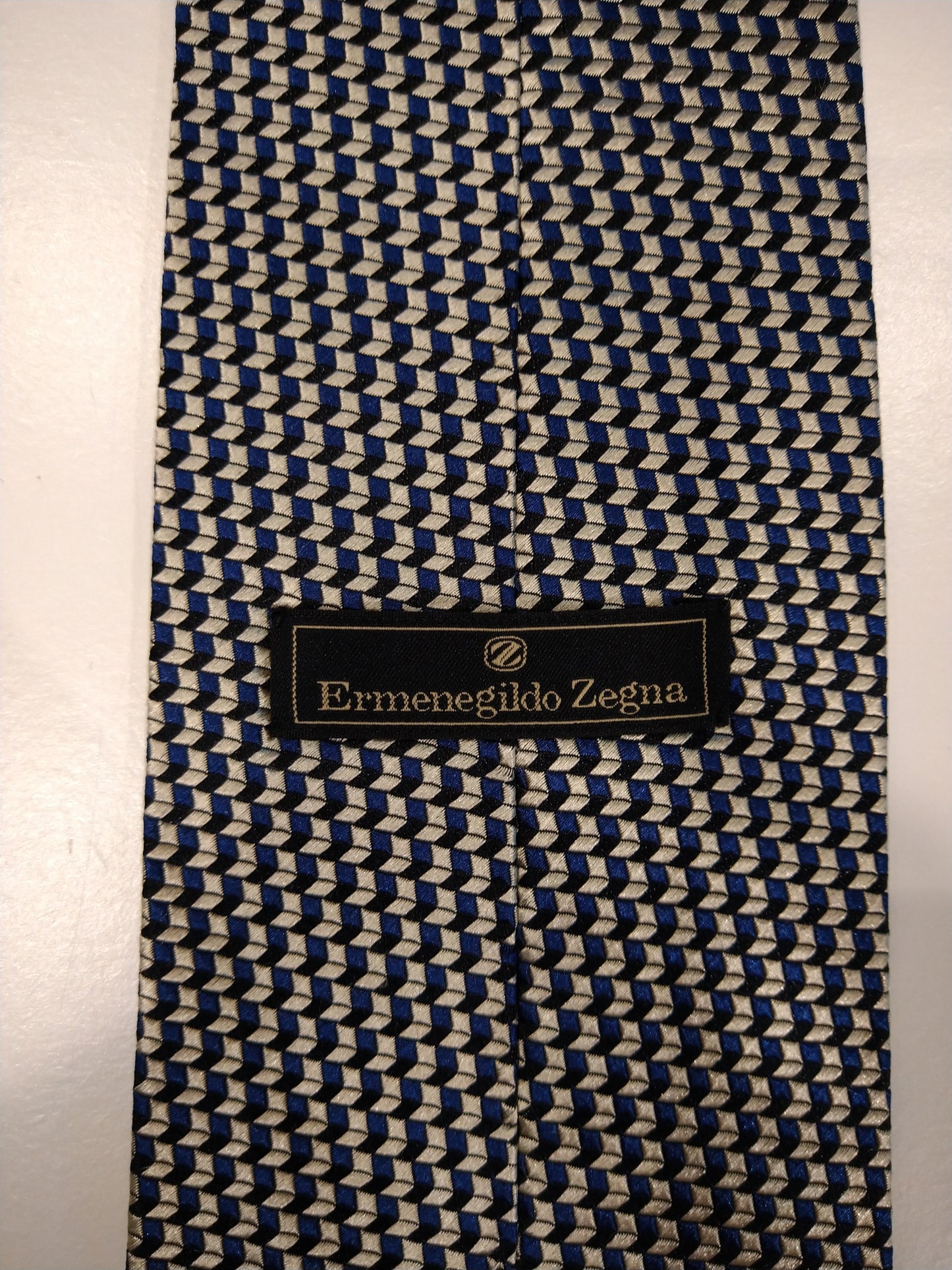 Cravatta di seta Ermenegildo zegna. Motivo blu d'argento.