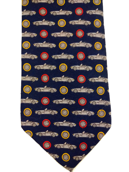 Nuova cravatta di poliestere morbido di Boston. Blu con un bellissimo motivo di vecchia auto.