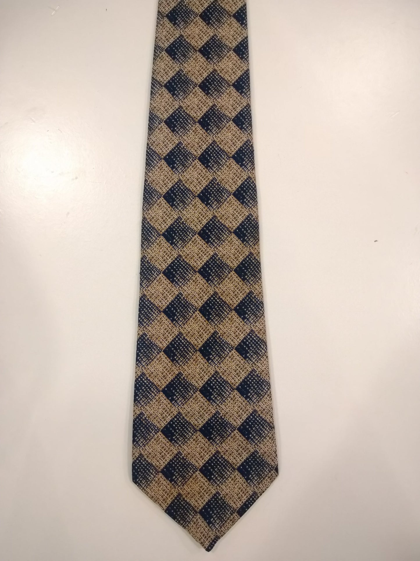 MC Soft Polyester Tie. Motif beige bleu.