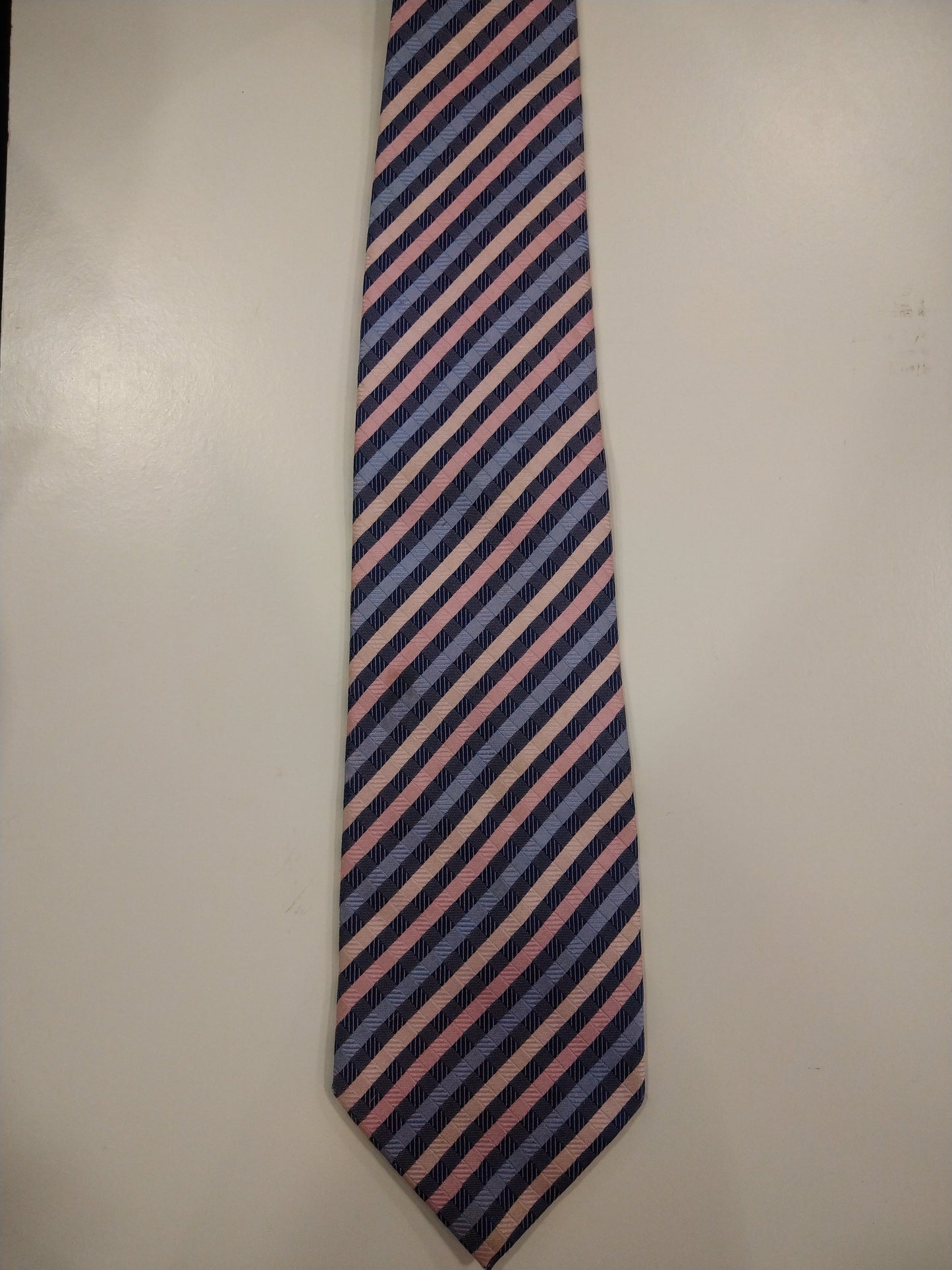 Zijde stropdas. Roze blauw zalm gestreept.
