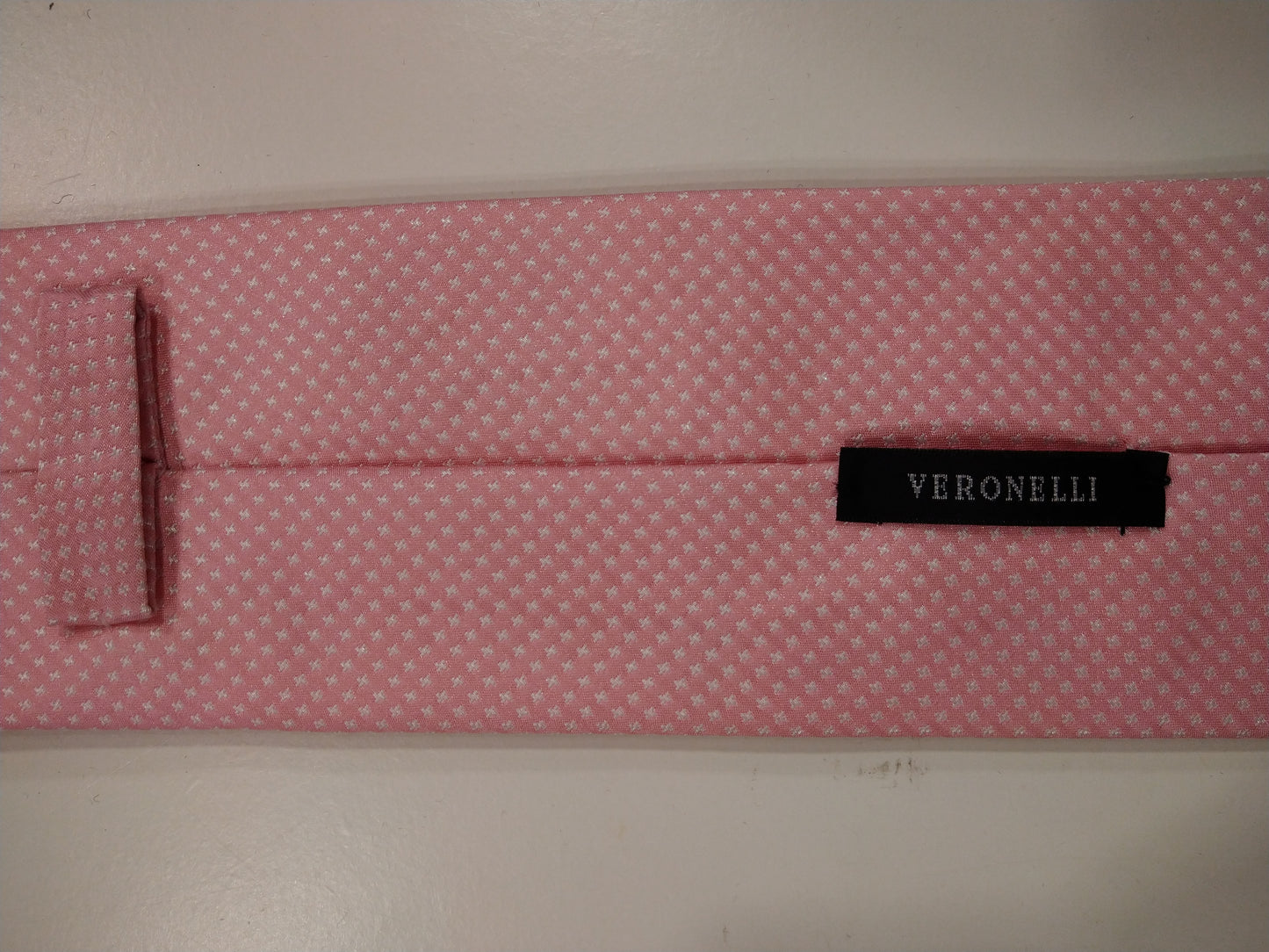 Veronelli polyester stropdas. Roze motief.