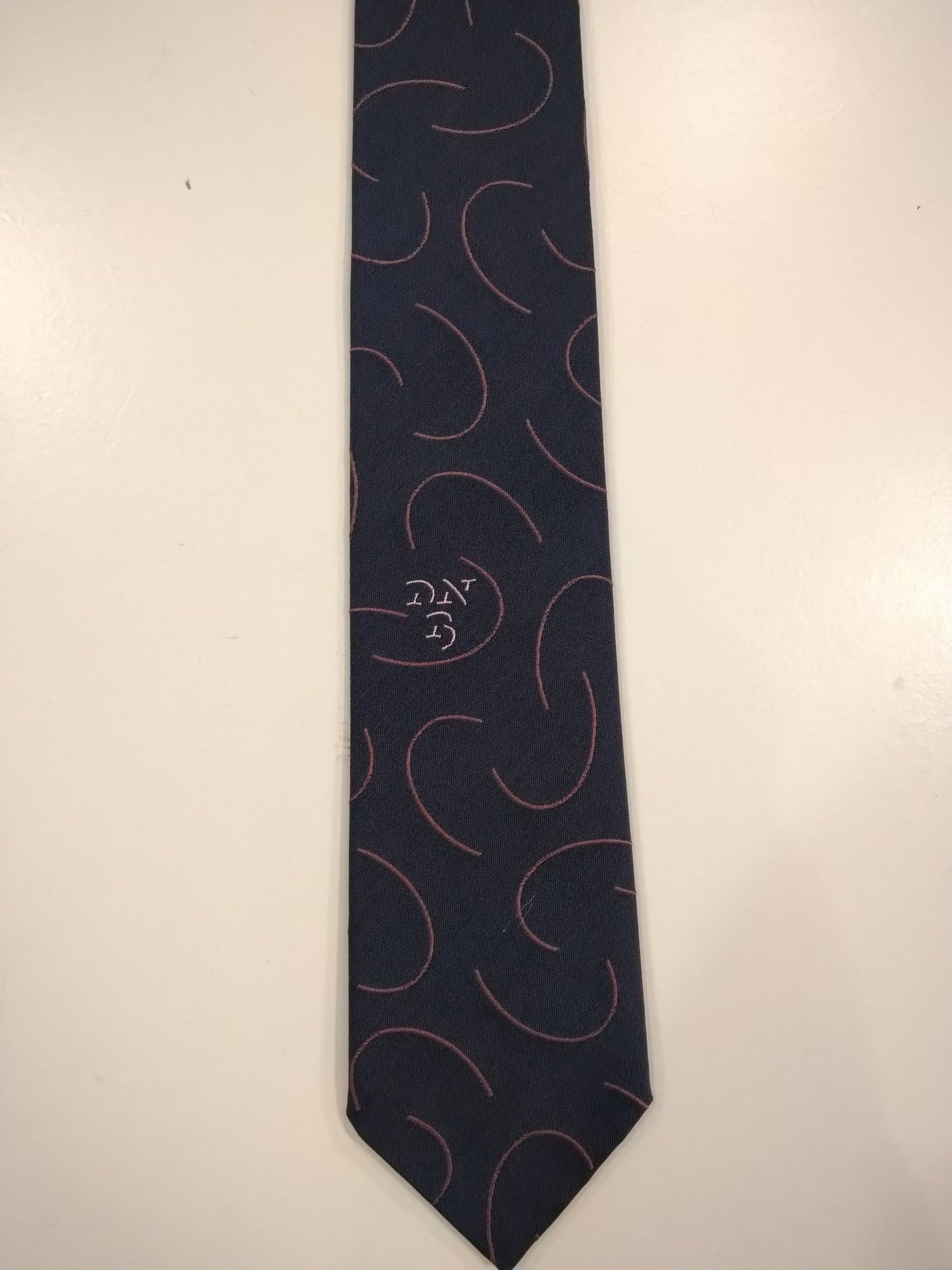 Triton vintage polyester / zijde stropdas. Apart grijs roze motief.
