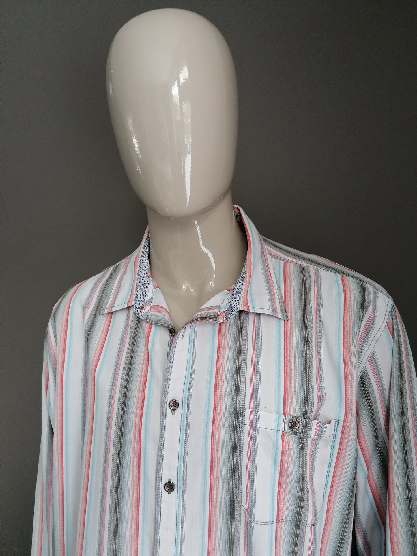 Mantray shirt. Red gray blue white striped. Size XXXL / 3XL.