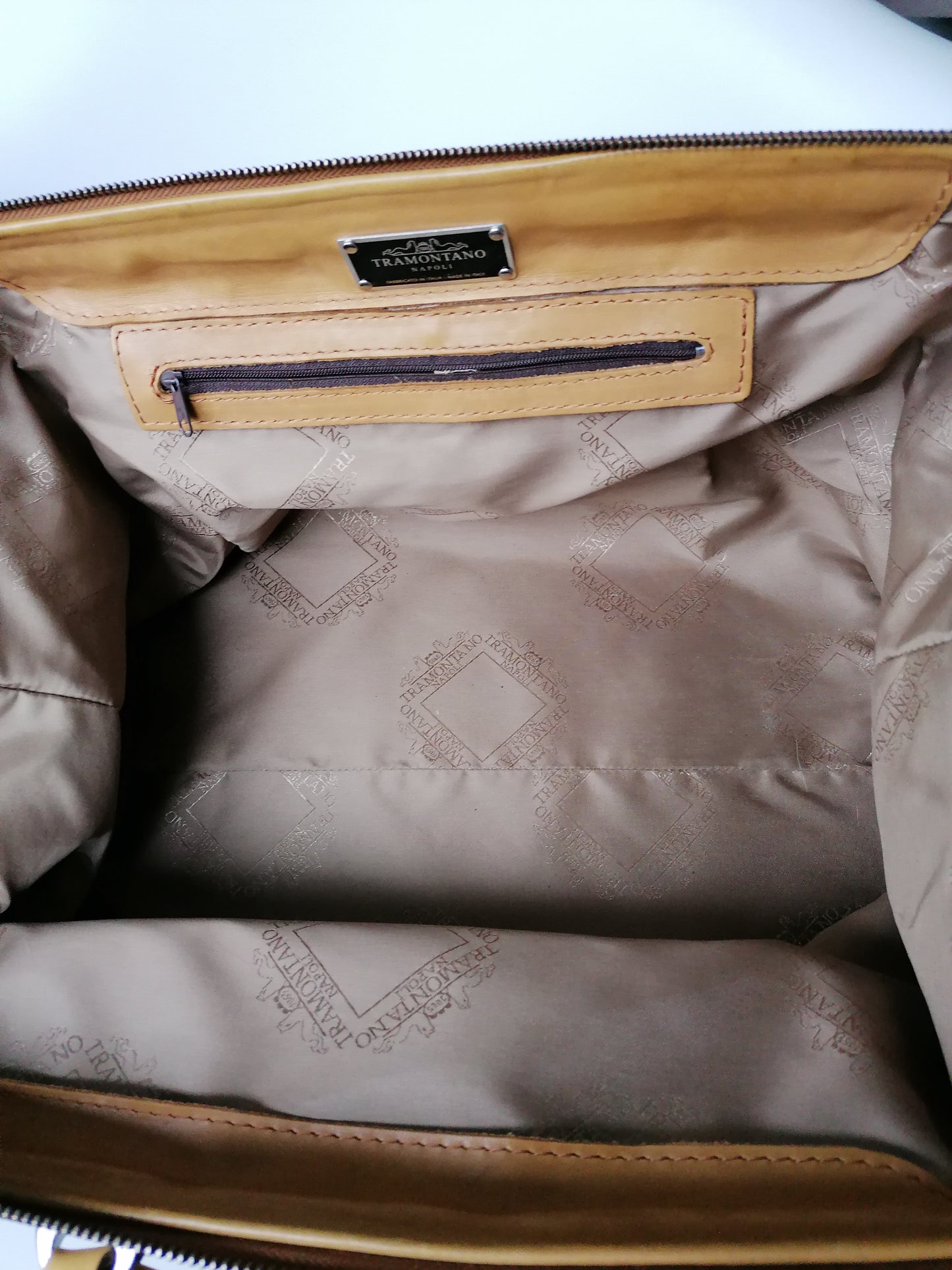 Tramontano Napoli leather bag. Light brown colored.