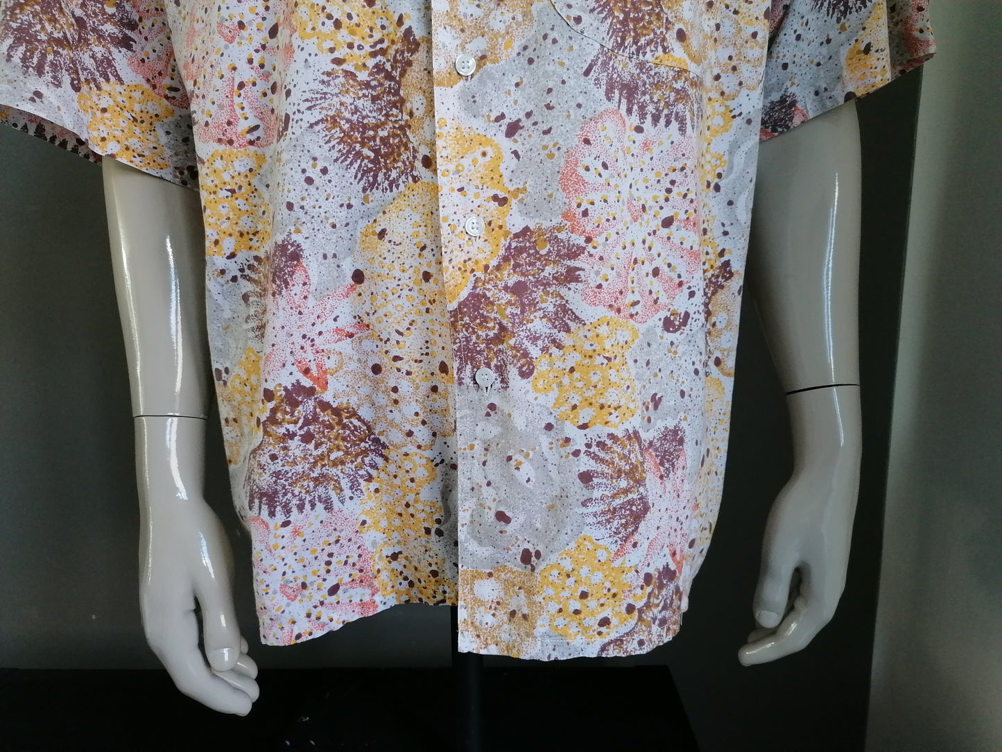 Vintage Cajun by Becker shirt short sleeves. Yellow brown. XL / XXL