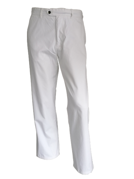 McGregor pants. Colored white. Size F98 is seen as the dimensions equal to a size W31- L32.