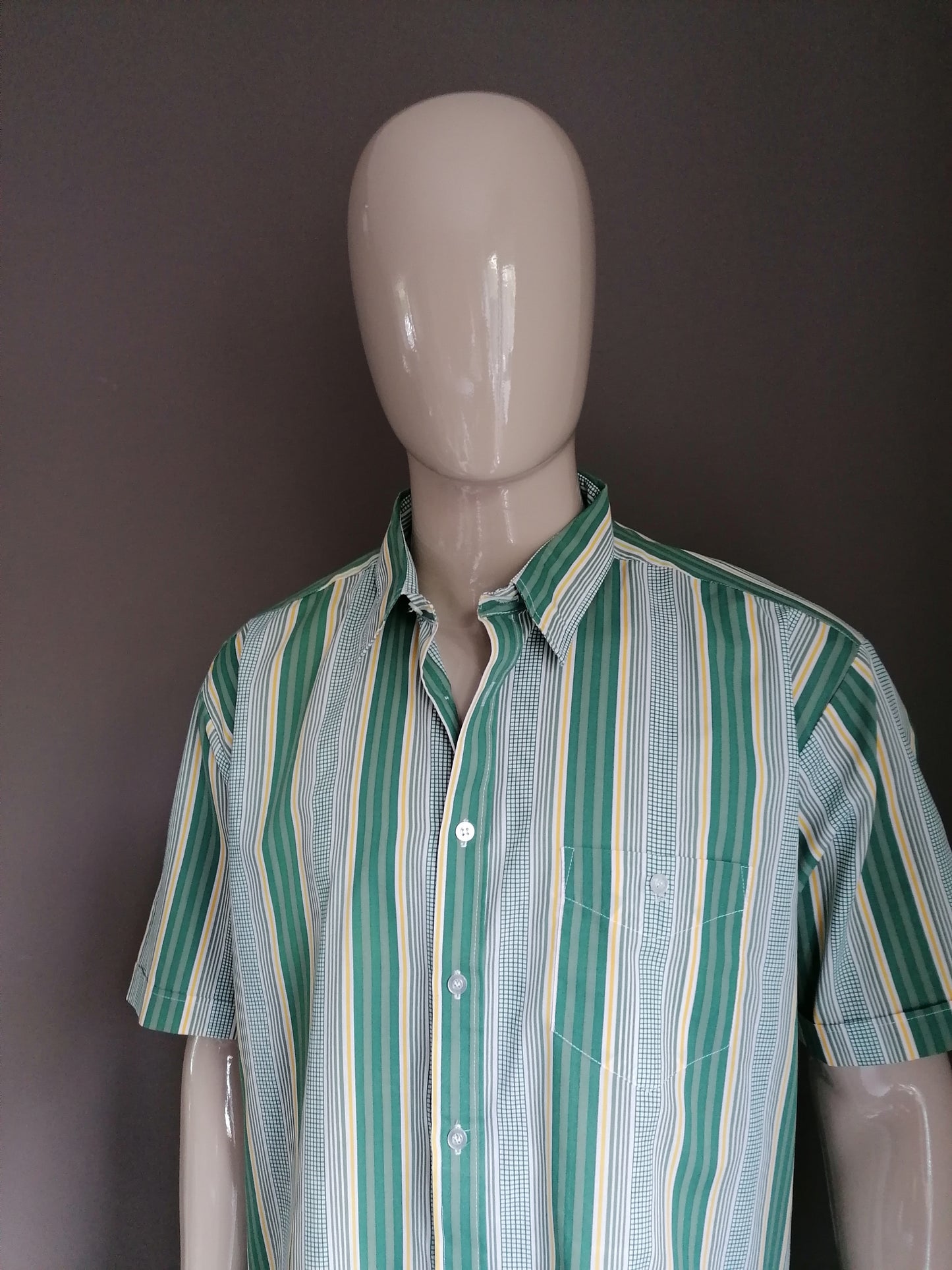Vintage Nino Visconti overhemd korte mouw. Groen Grijs Geel. Maat XXL / 2XL. 65% polyester & 35% katoen