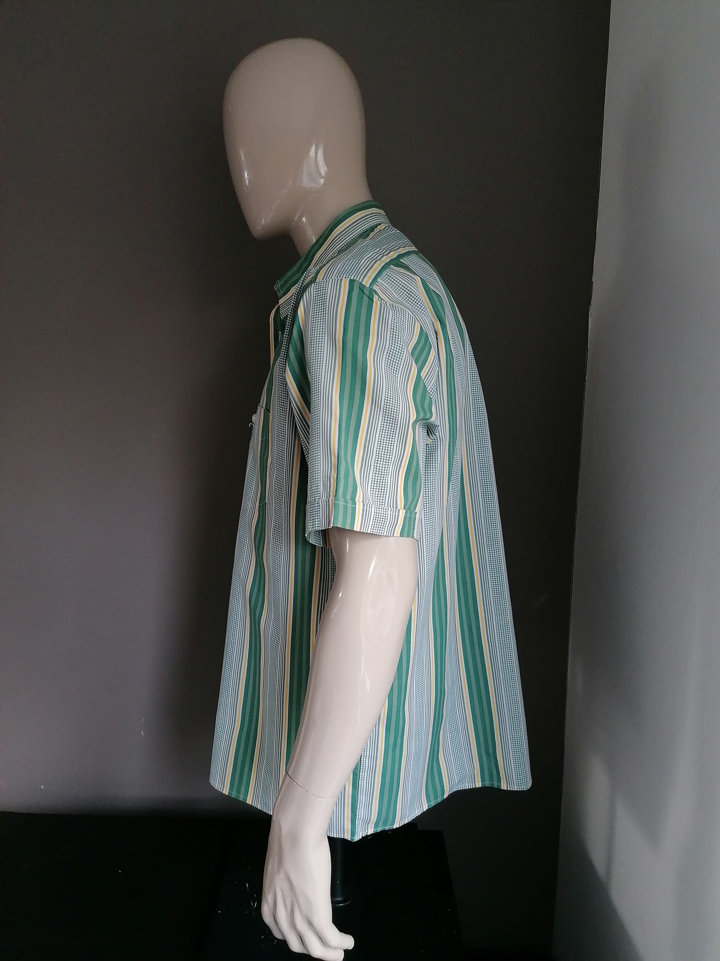 Vintage Nino Visconti Camisa Manga corta. Amarillo gris verde. Tamaño XXL / 2XL. 65% de poliéster y 35% de algodón