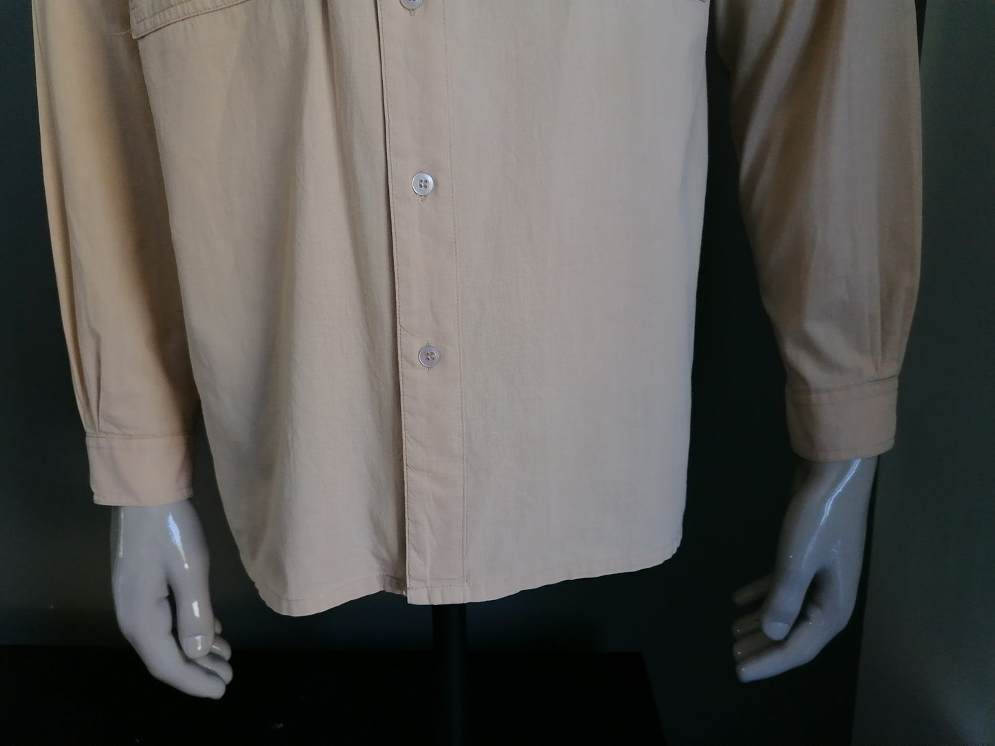 Camisa de marca vintage con bolsillo de pecho. Naranja claro. Tamaño XL
