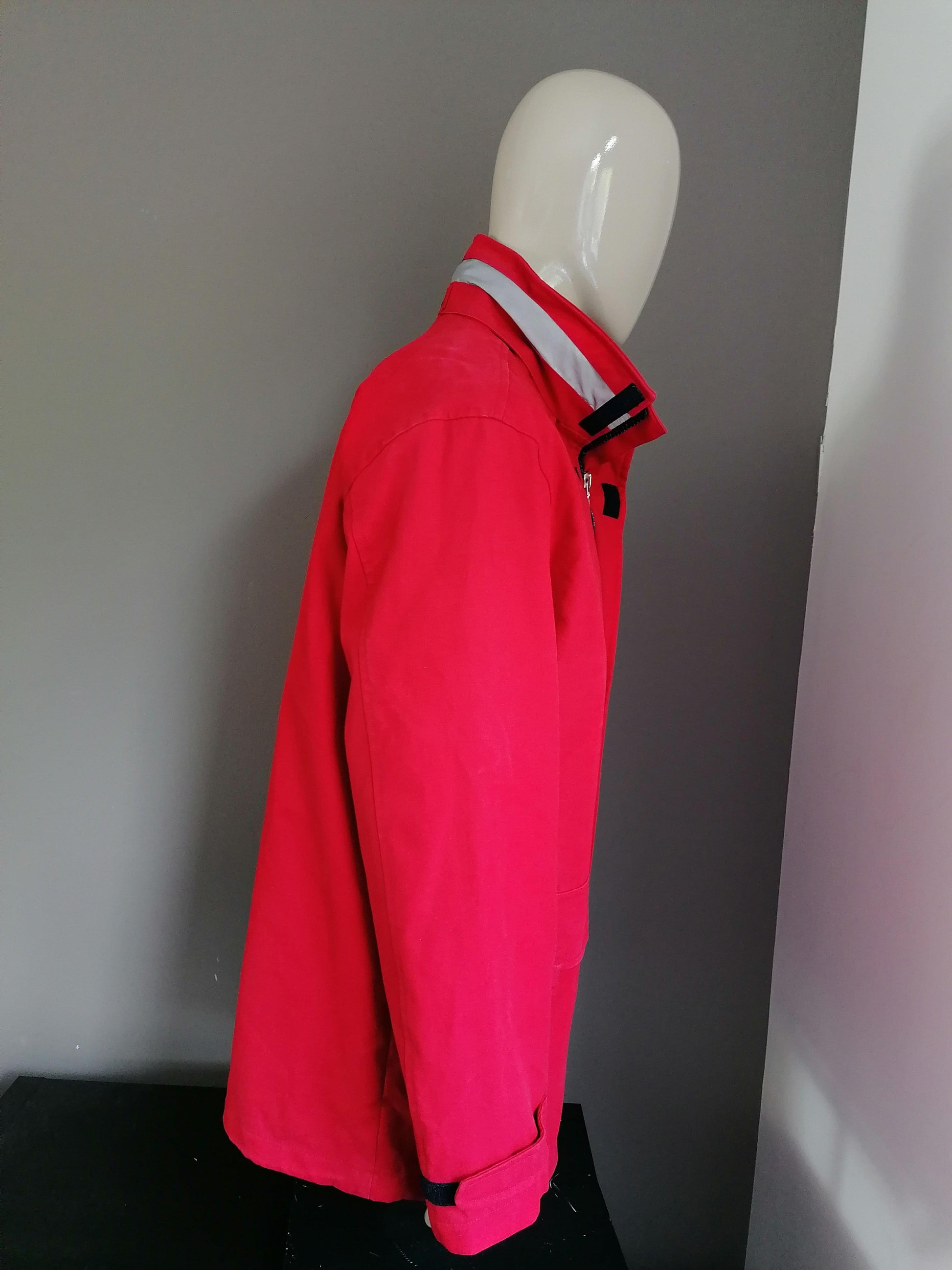 B keus: Gant halflange jas. Rood. Maat XL. Vlekje + Vaal - EcoGents
