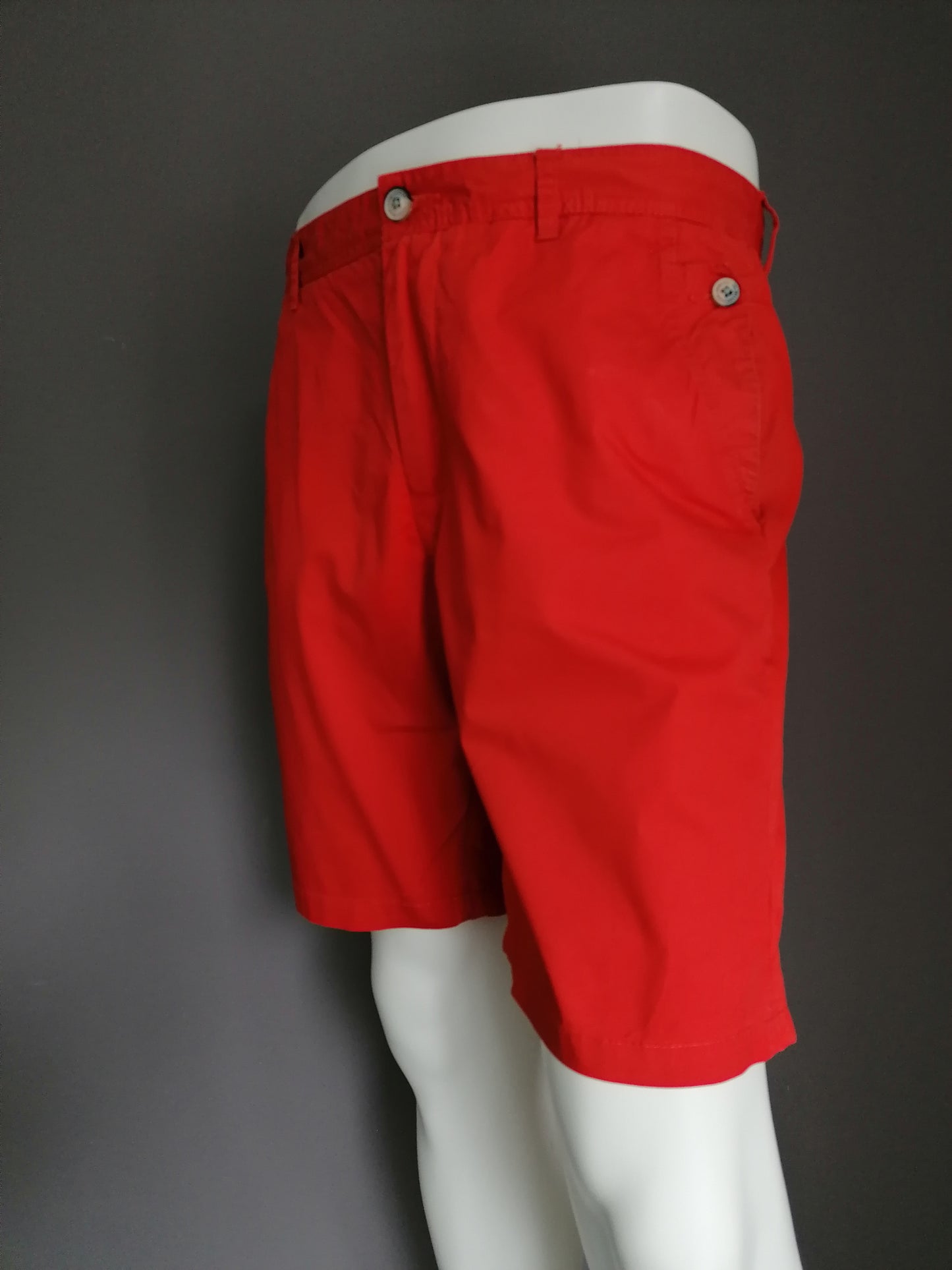 Pantalones cortos de hombre zara. Naranja coloreada. Tamaño W34