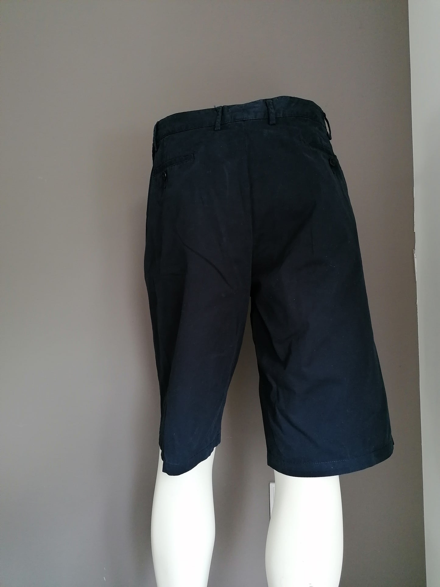Pantalones cortos de Paul & Tiburón. Color azul oscuro. Tamaño 56