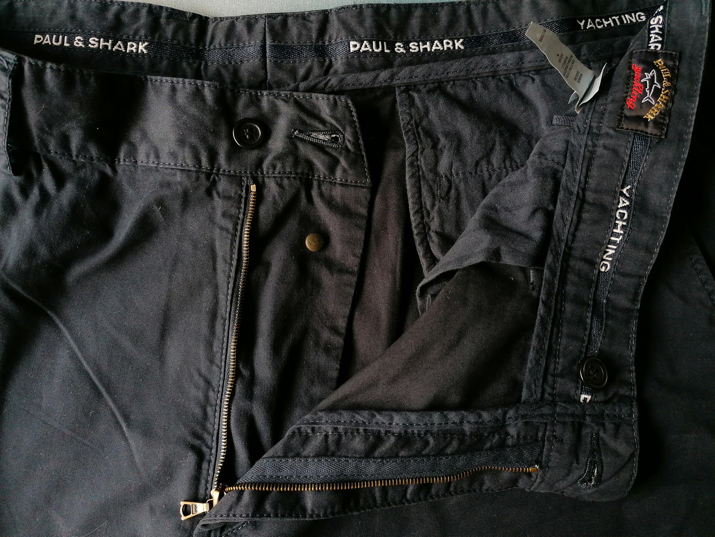 Paul & Shark korte broek. Donker Blauw gekleurd. Maat 56